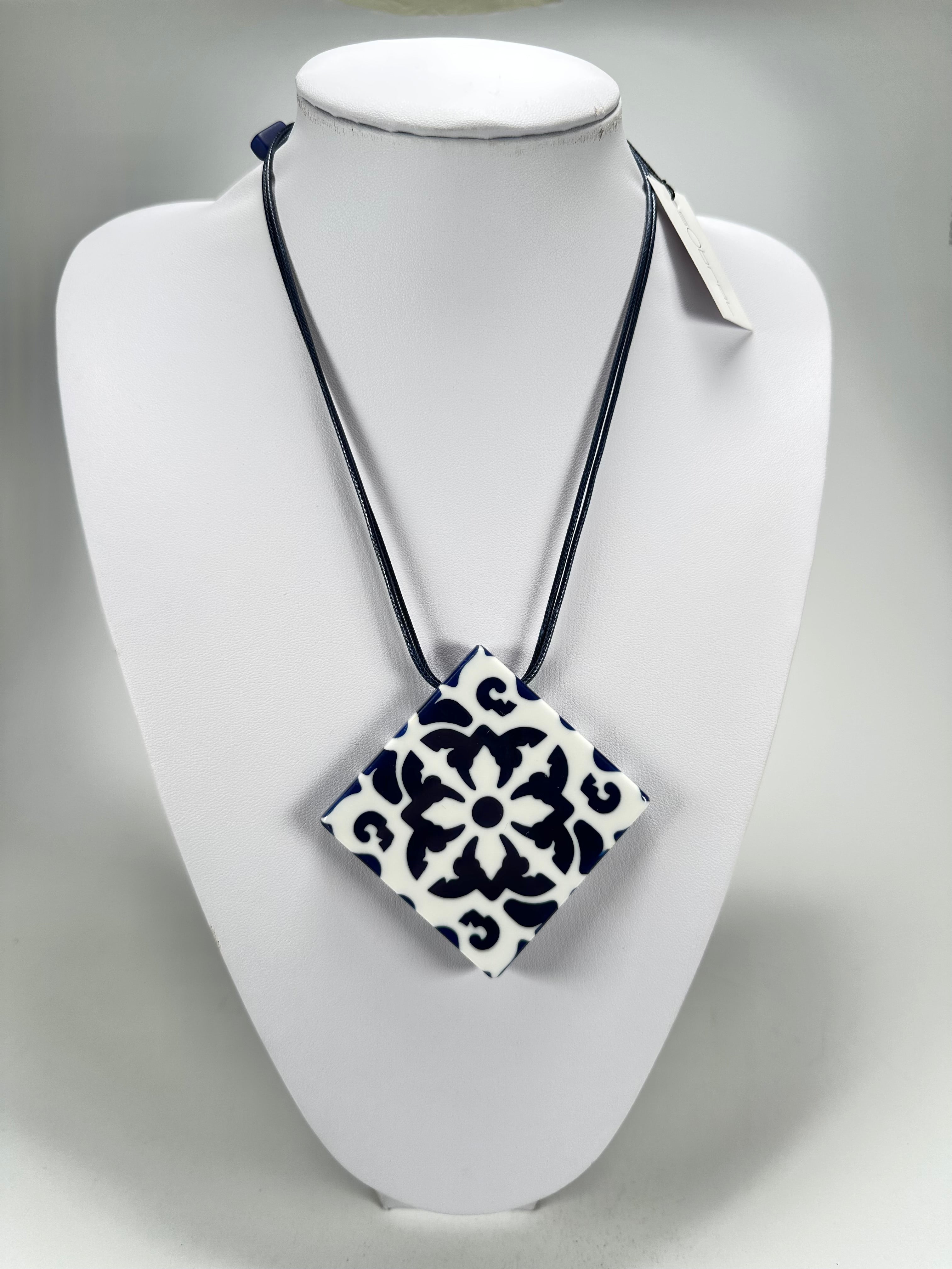 Sobral - Lisboa "Belém" Resin Necklace ( 005484 )