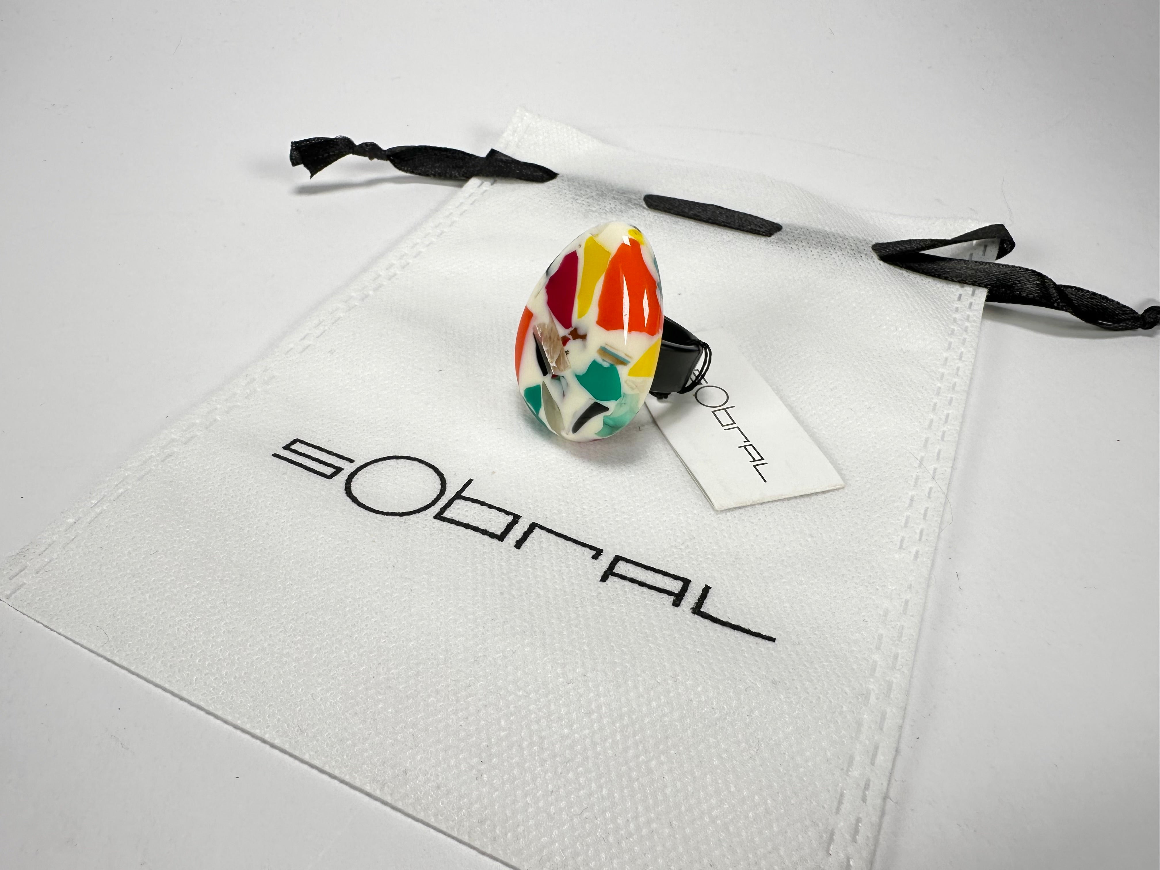 Sobral - Caillou Marfim "Poesia" Resin Ring ( 003597 ) - Size UK Q / US 8