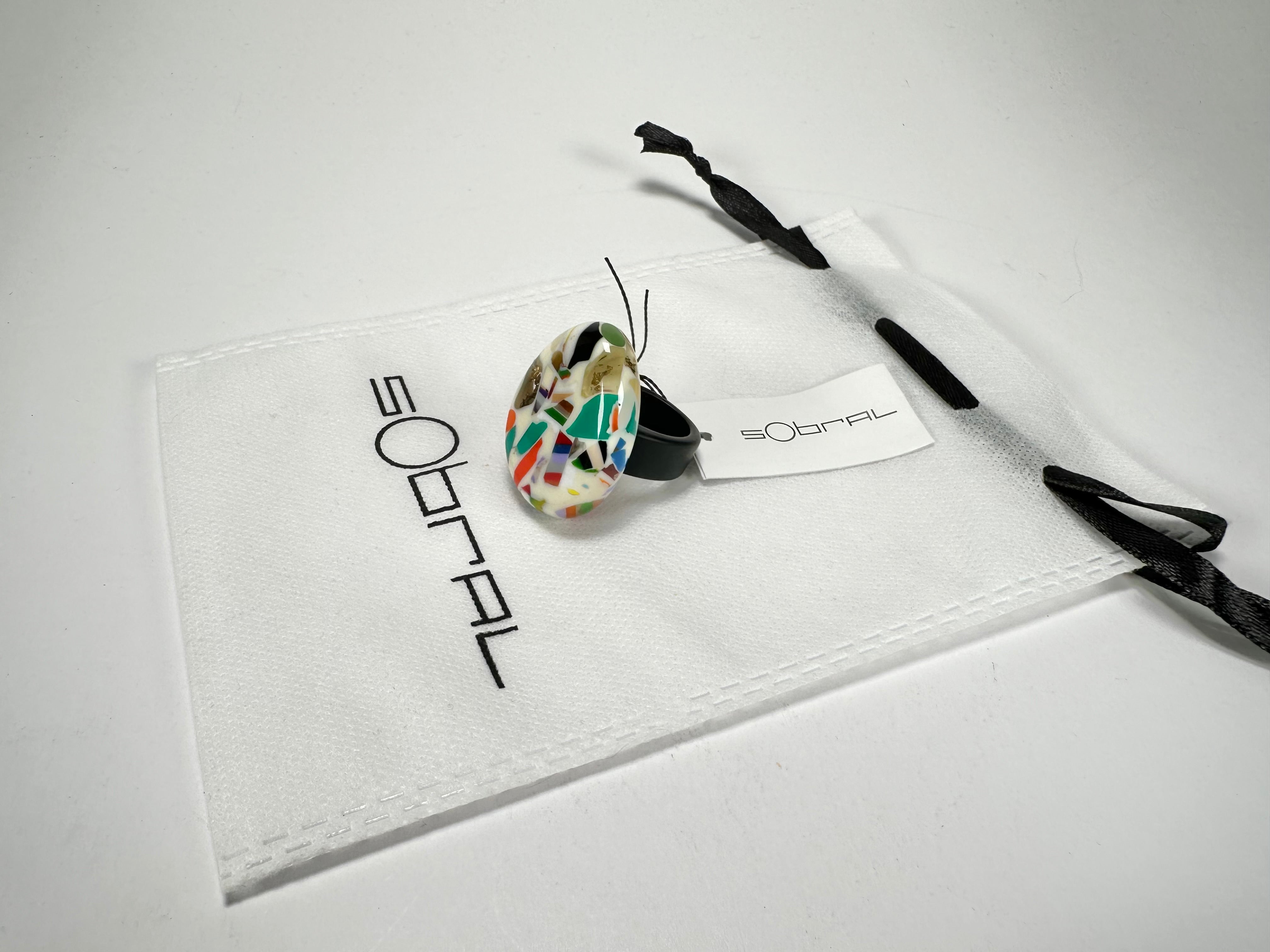 Sobral - Caillou Marfim "Poesia" Resin Ring ( 003597 ) - Size UK S / US 9