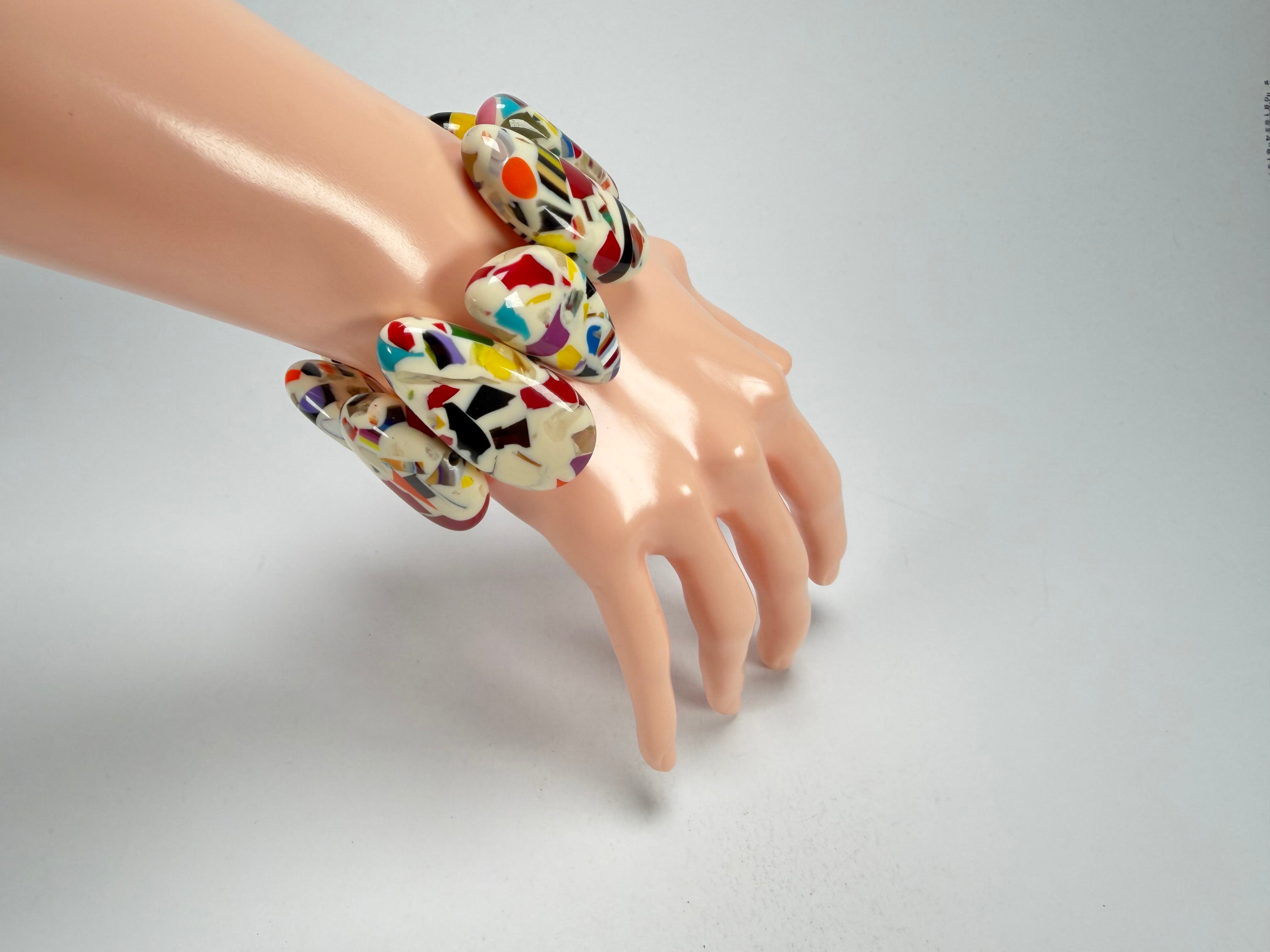 Sobral - Caillou Marfim "Onda" Elasticated Resin Bracelet ( 005329 )