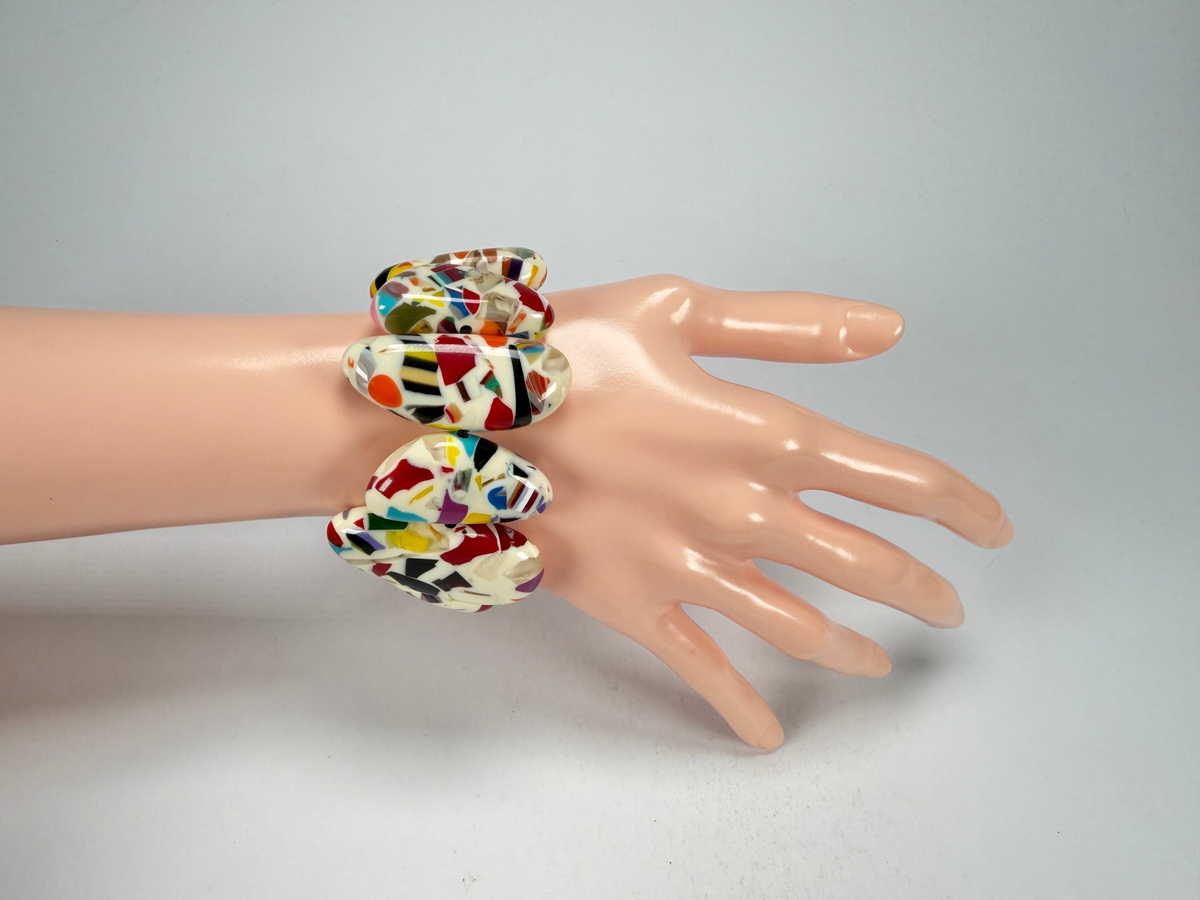 Sobral - Caillou Marfim "Onda" Elasticated Resin Bracelet ( 005329 )