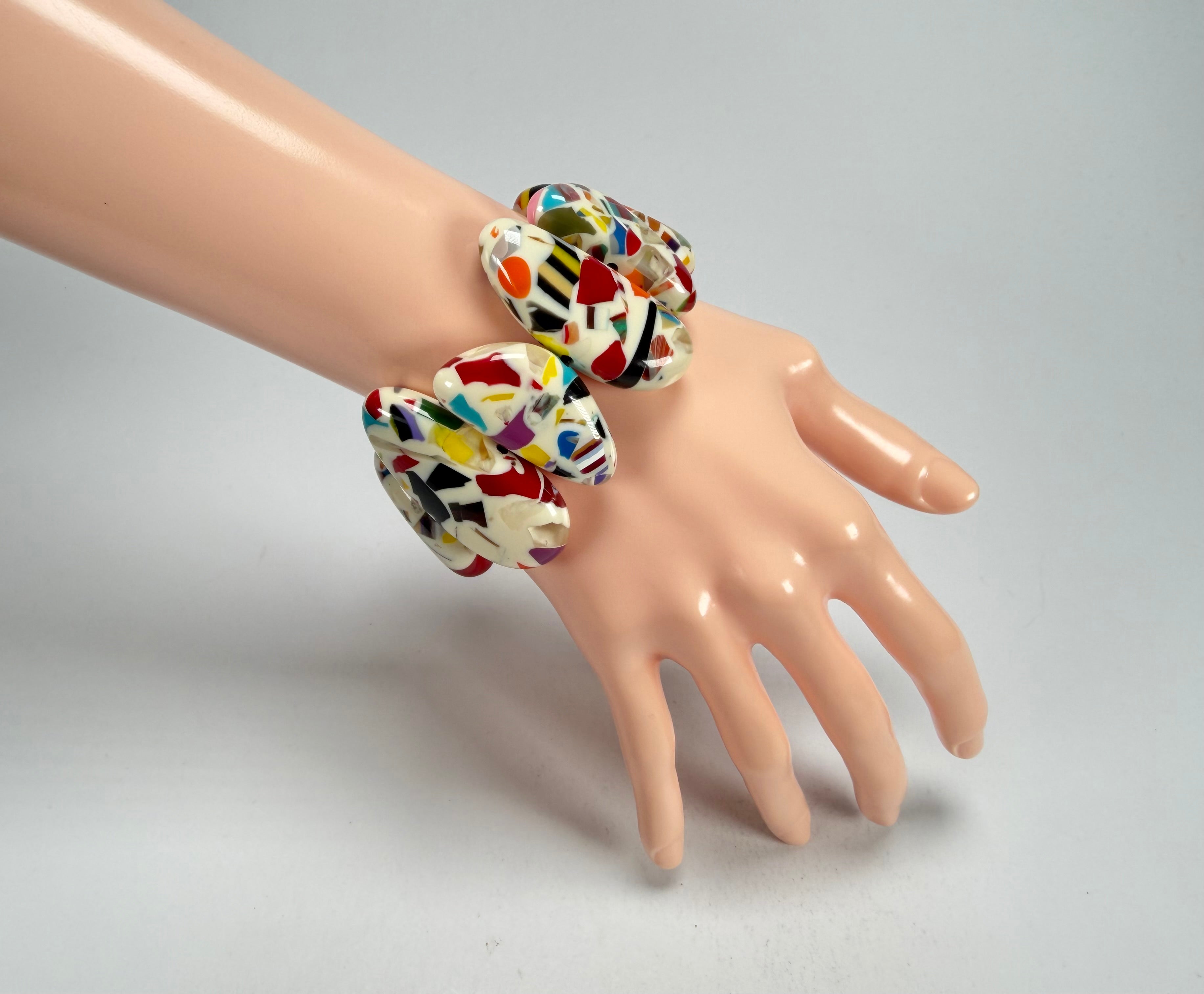 Sobral - Caillou Marfim "Onda" Elasticated Resin Bracelet ( 005329 )