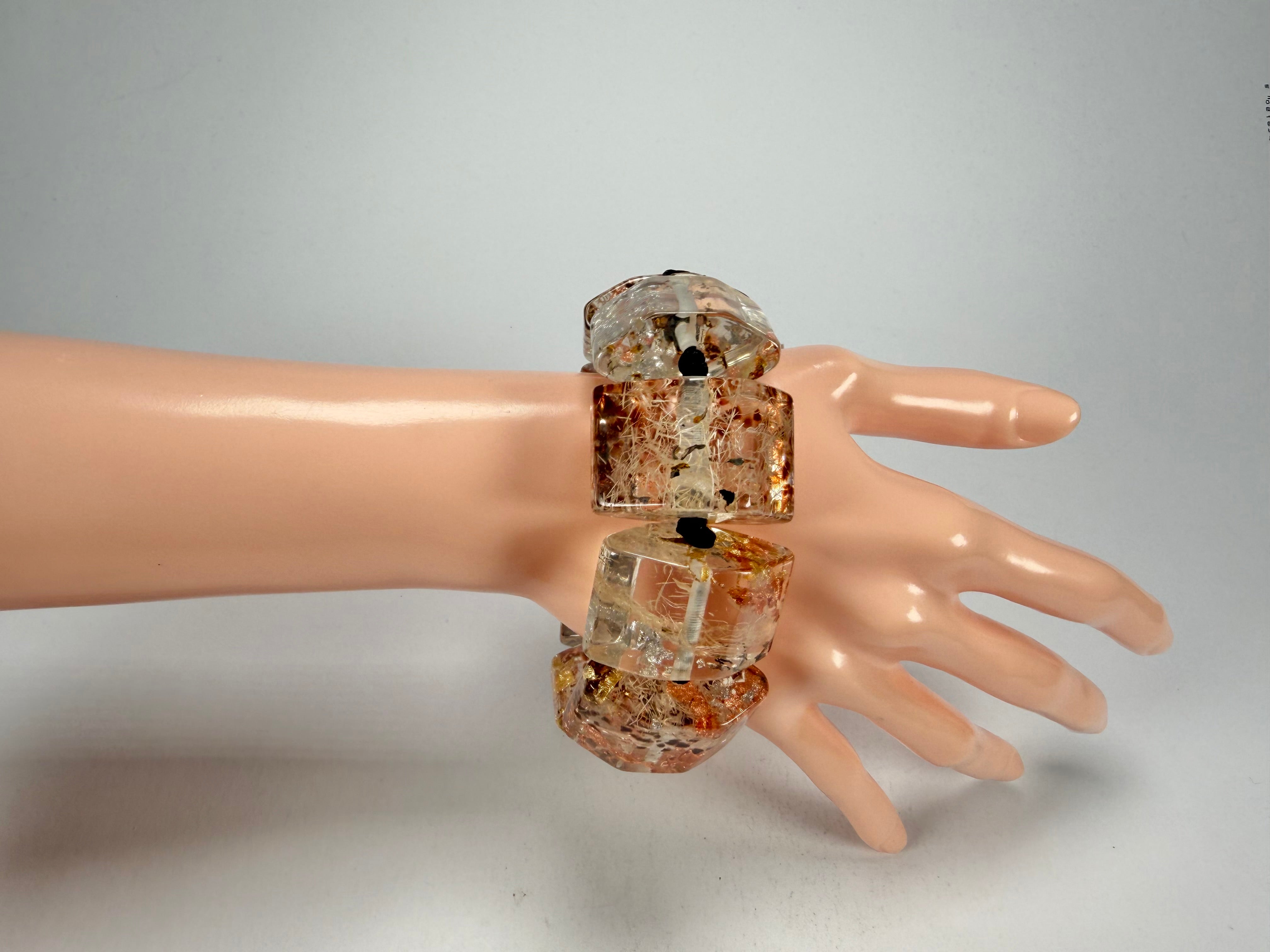 Sobral - Minas Gerais "Studio Creation" Elasticated Resin Bracelet ( 000000 )