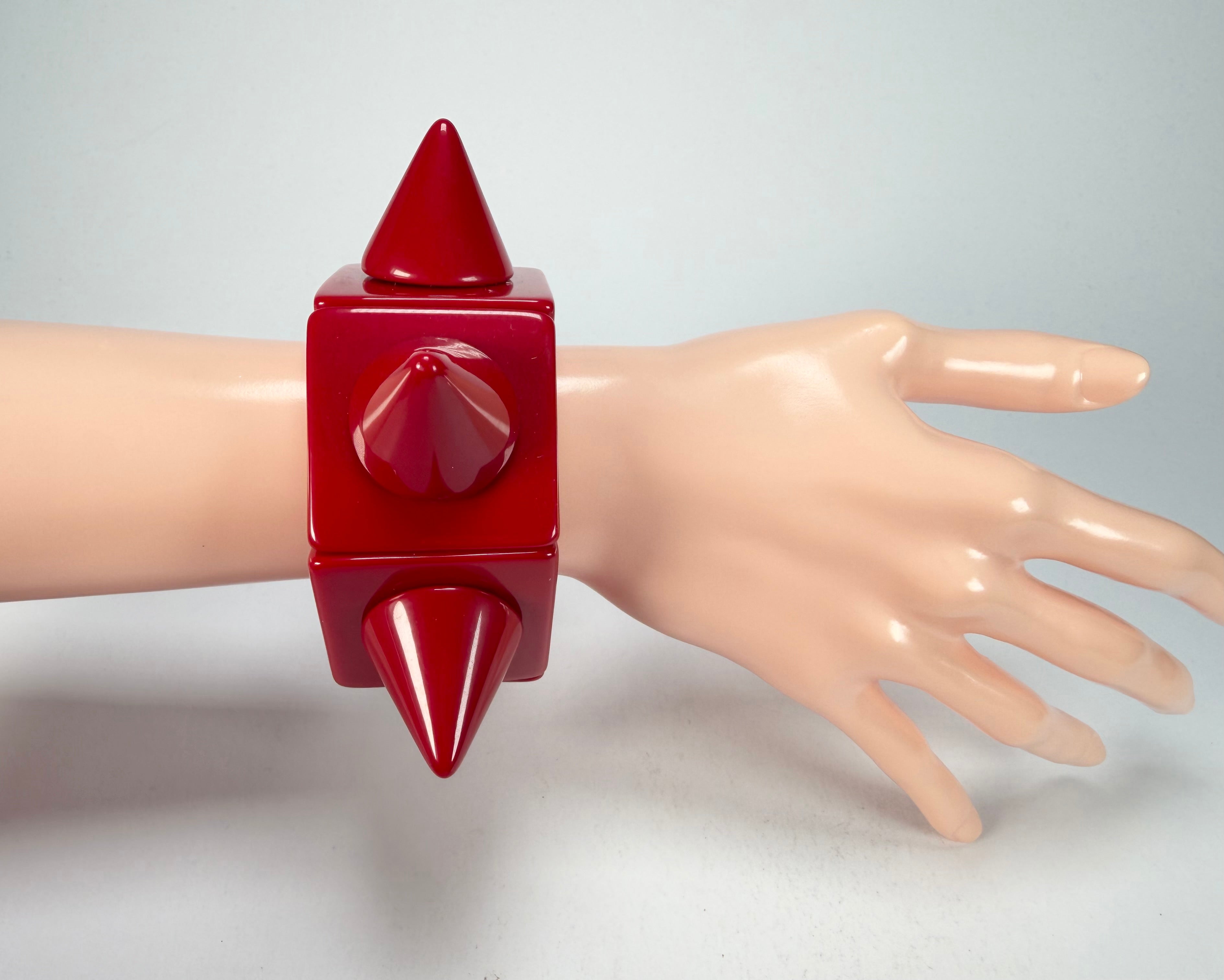 Sobral - Mix 2023 "Sabrina KL" Red Resin Bracelet ( 002893 )