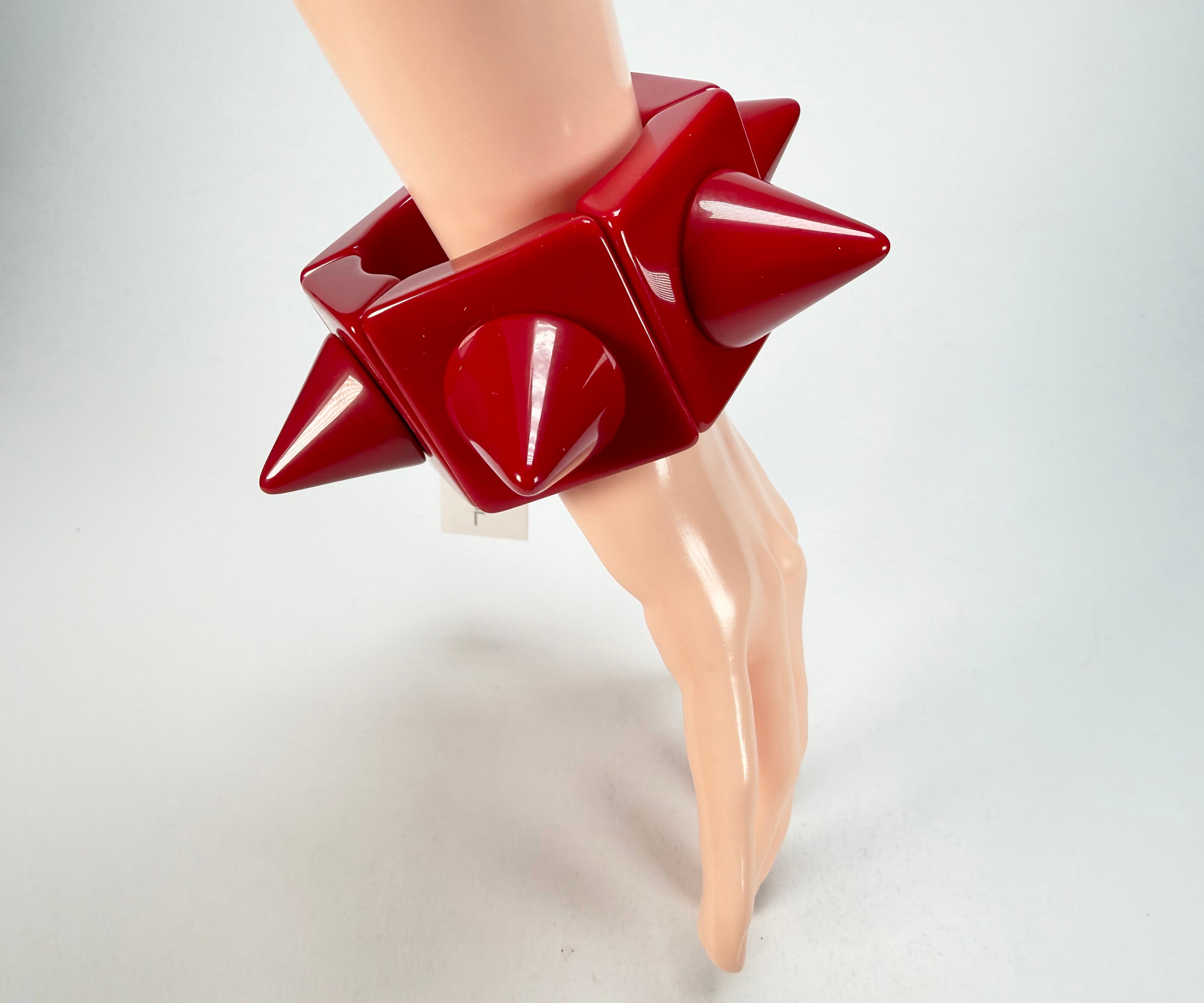 Sobral - Mix 2023 "Sabrina KL" Red Resin Bracelet ( 002893 )