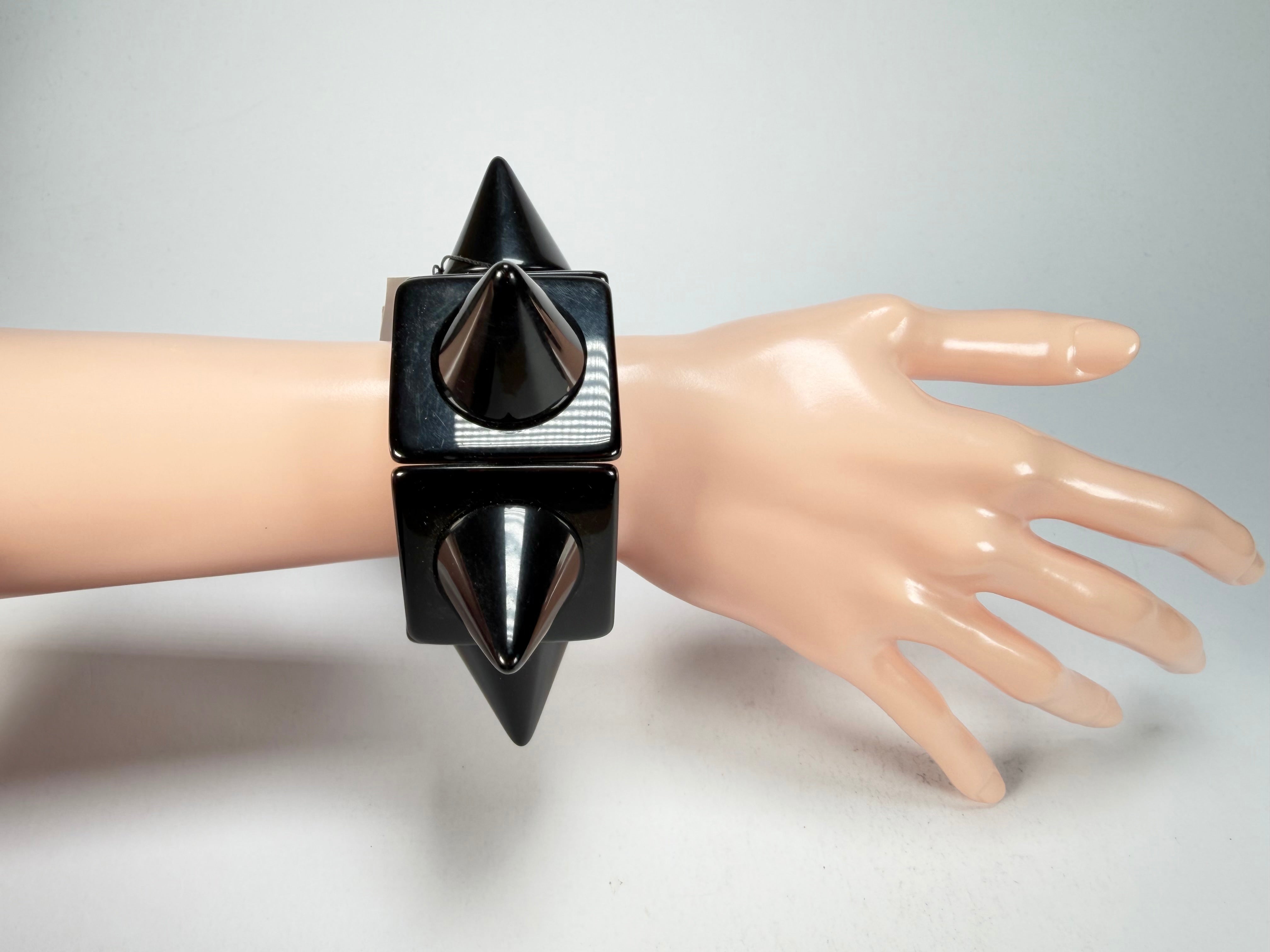 Sobral - Mix 2023 "Sabrina KL" Black Resin Bracelet ( 002893 )