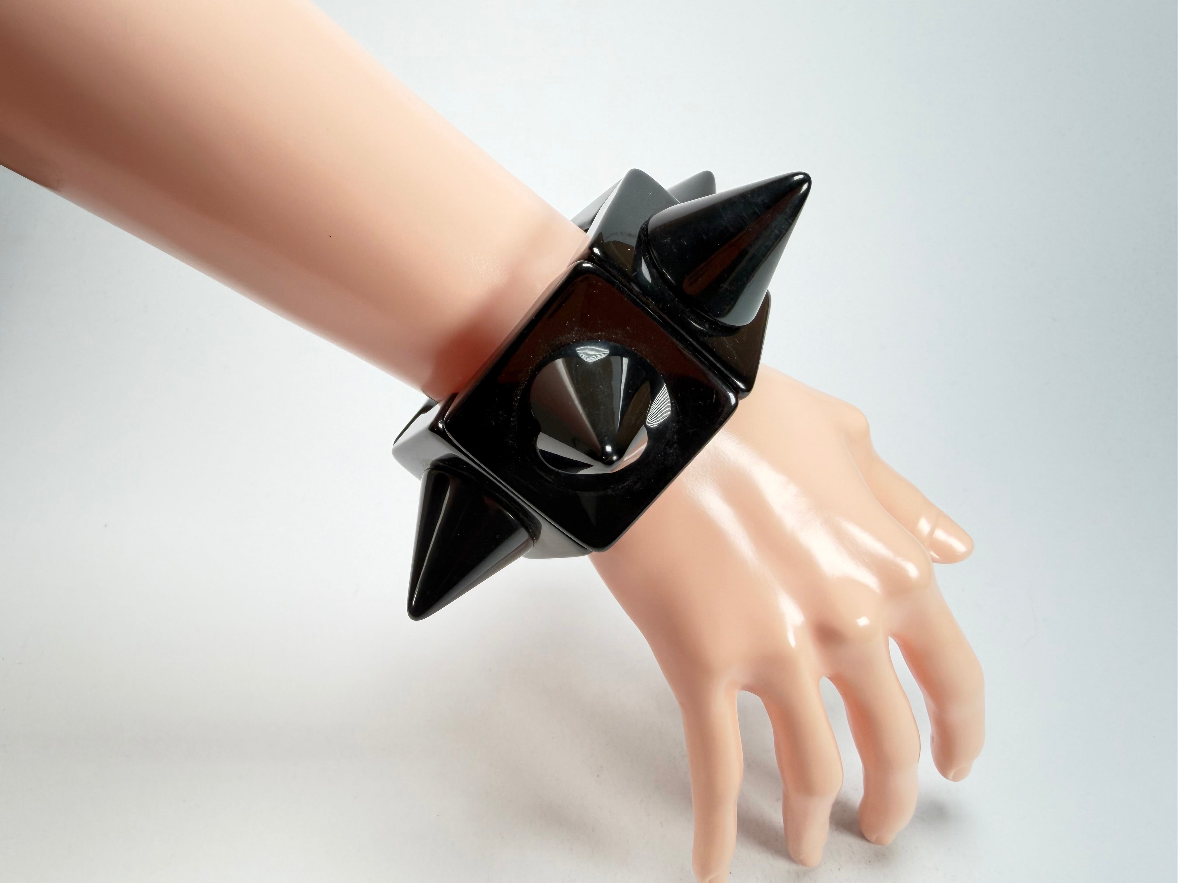Sobral - Mix 2023 "Sabrina KL" Black Resin Bracelet ( 002893 )