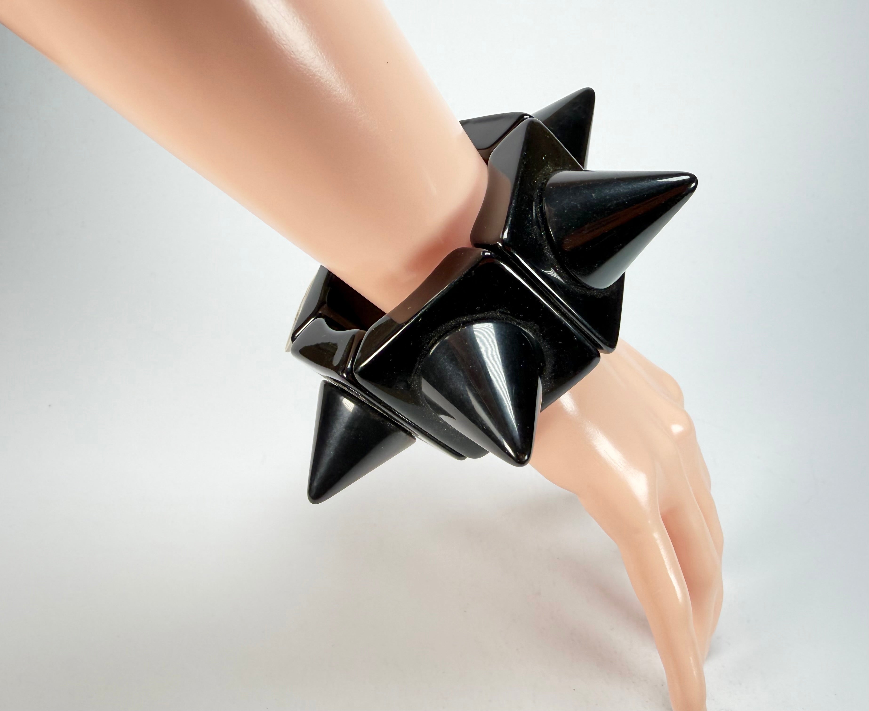 Sobral - Mix 2023 "Sabrina KL" Black Resin Bracelet ( 002893 )