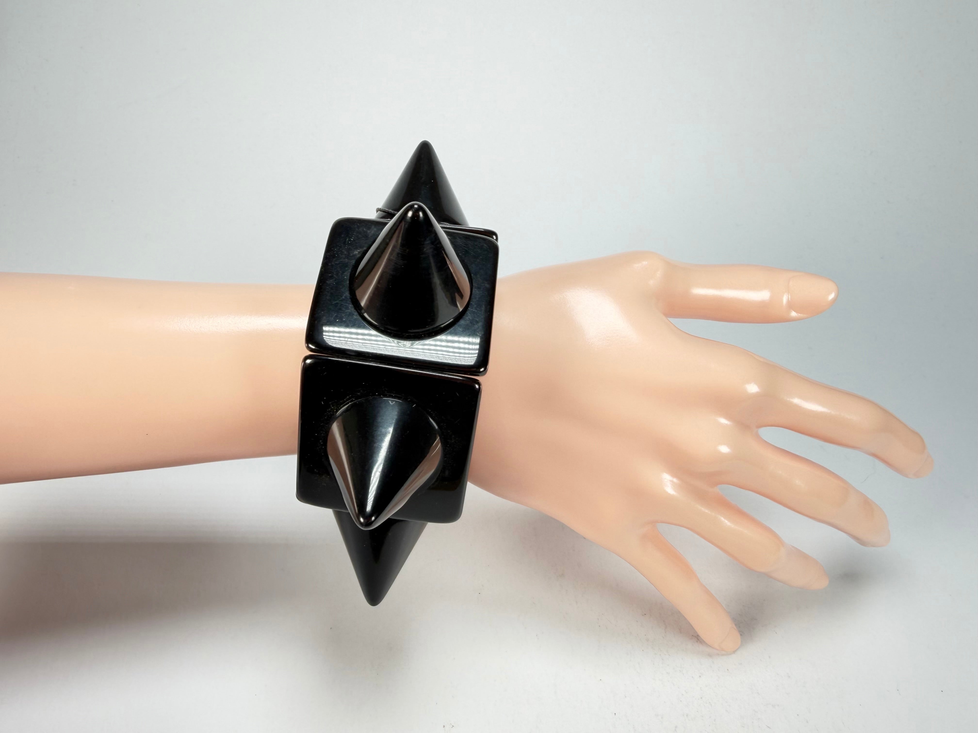 Sobral - Mix 2023 "Sabrina KL" Black Resin Bracelet ( 002893 )