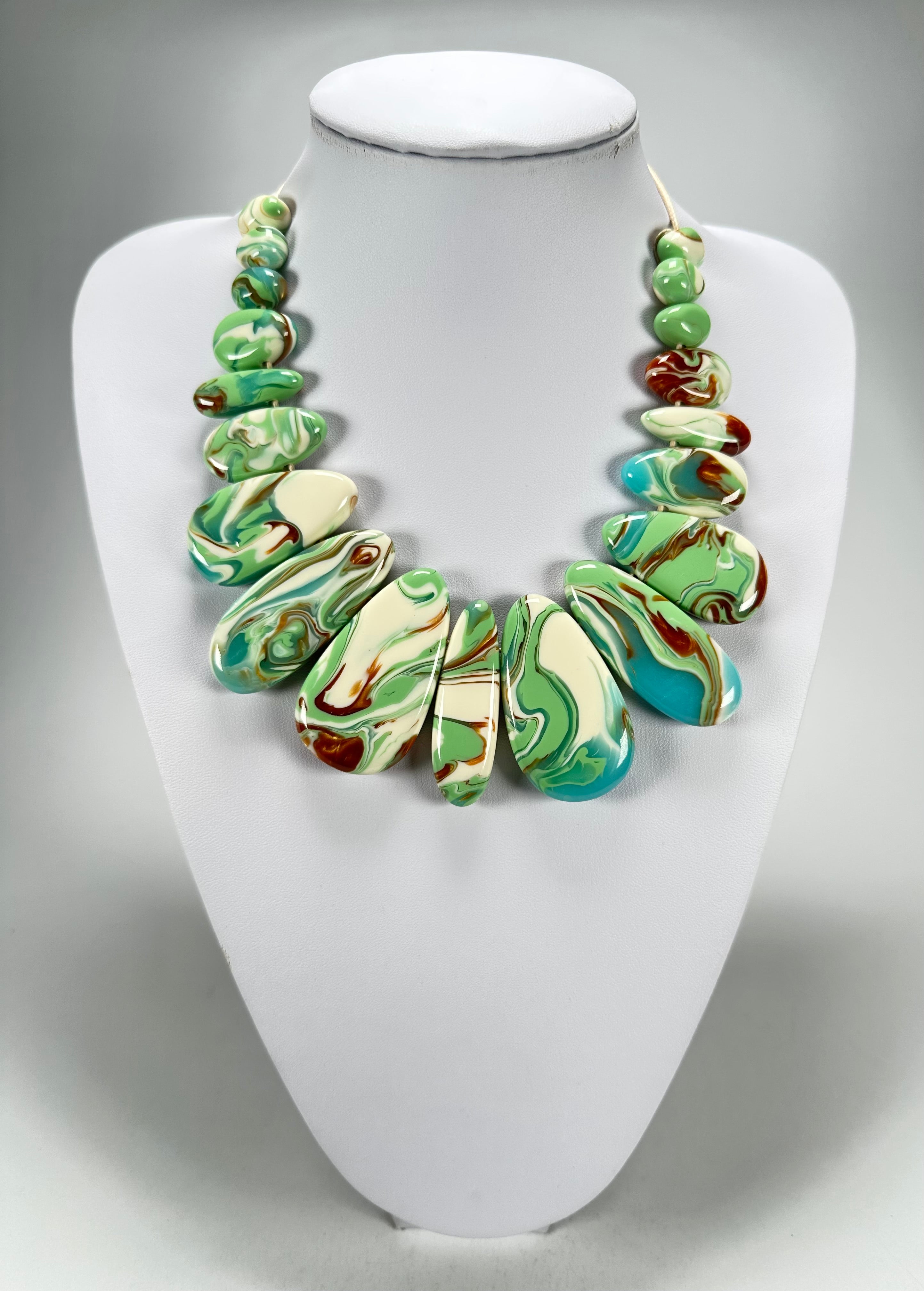Sobral - Eteria "Marou" Resin Necklace ( 005422 )
