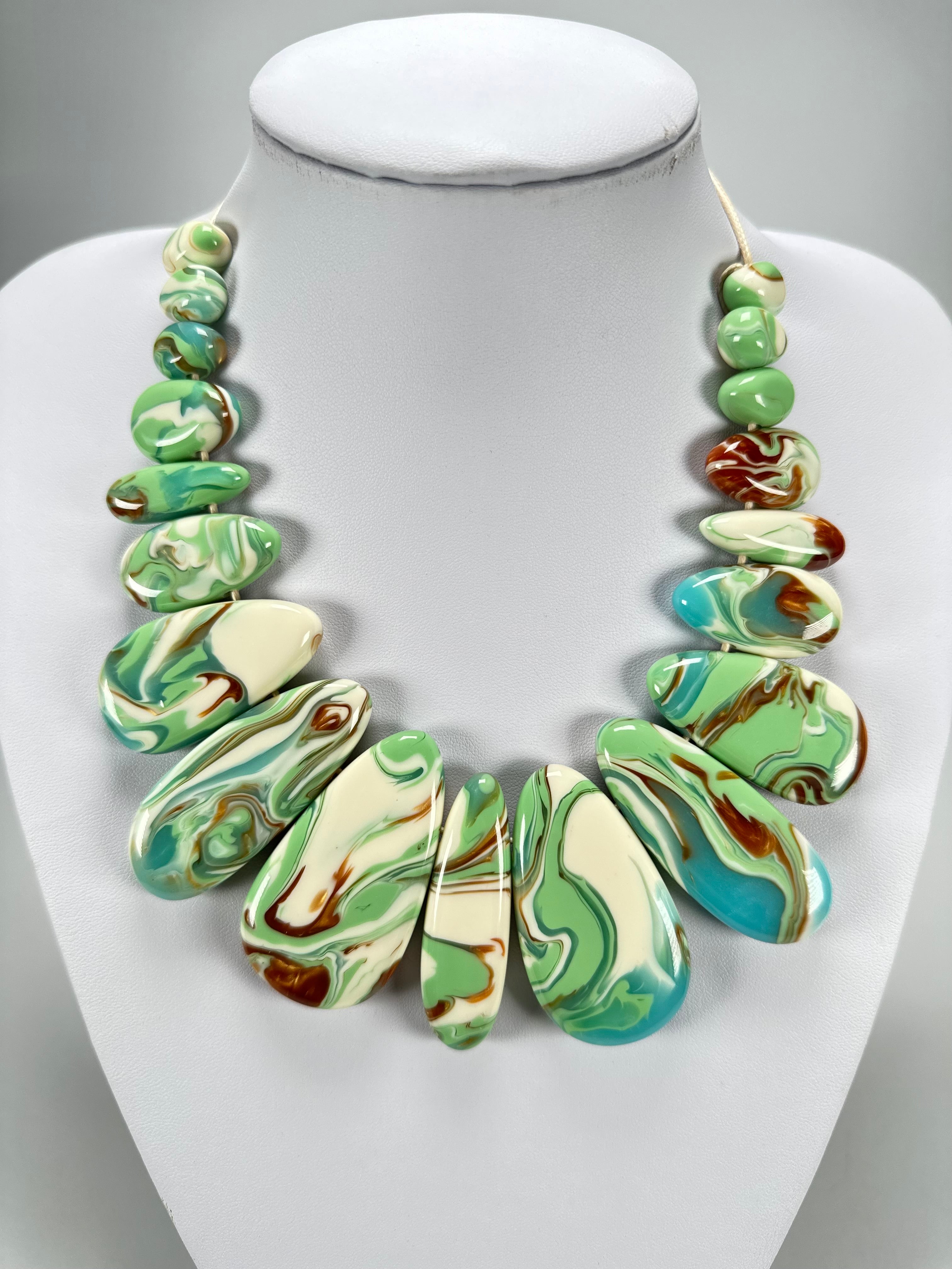 Sobral - Eteria "Marou" Resin Necklace ( 005422 )