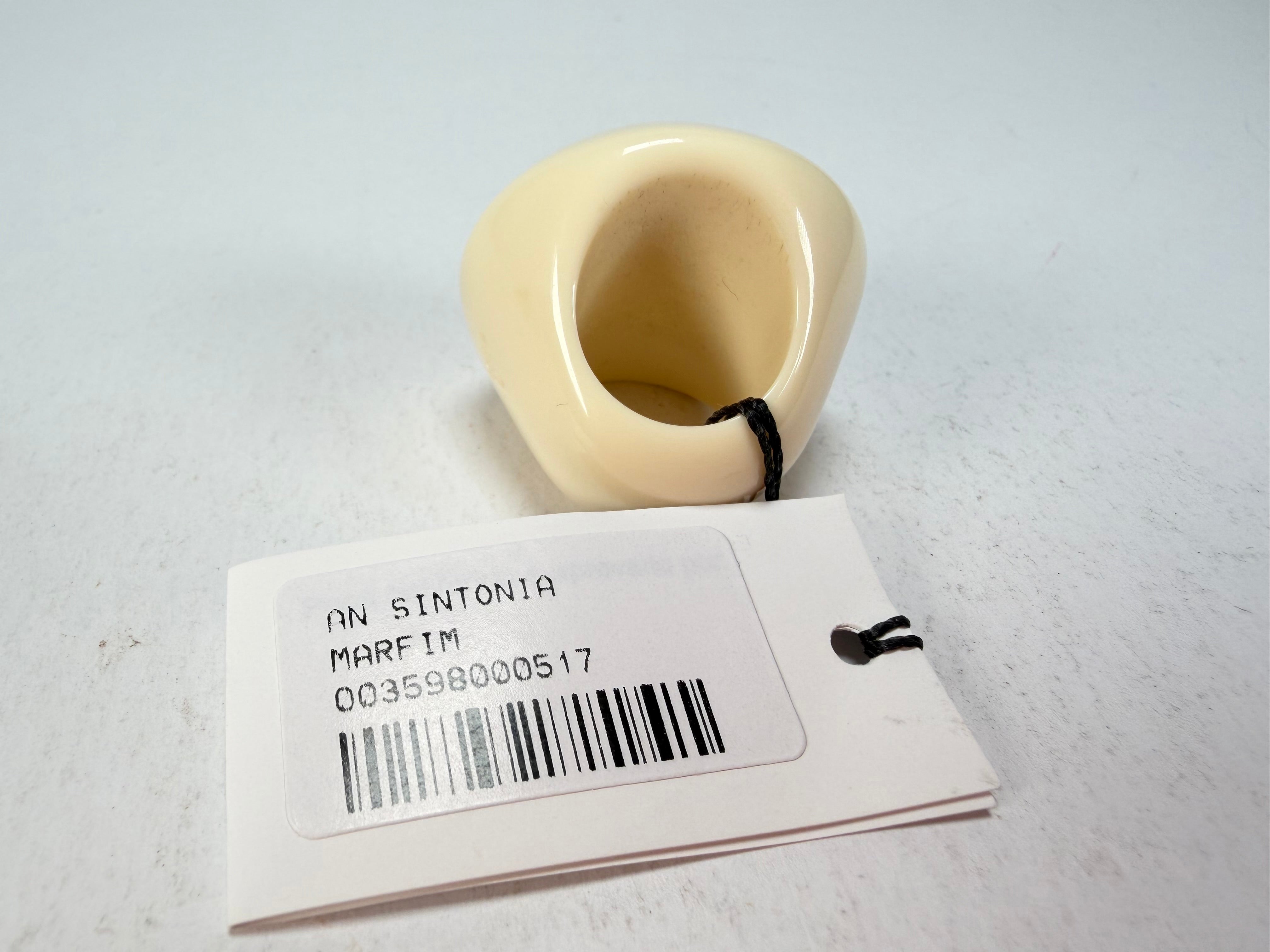 Sobral - Mix 2023 "Sintonia" Marfim Cream Resin Ring ( 003598 ) - Size UK M / US 6
