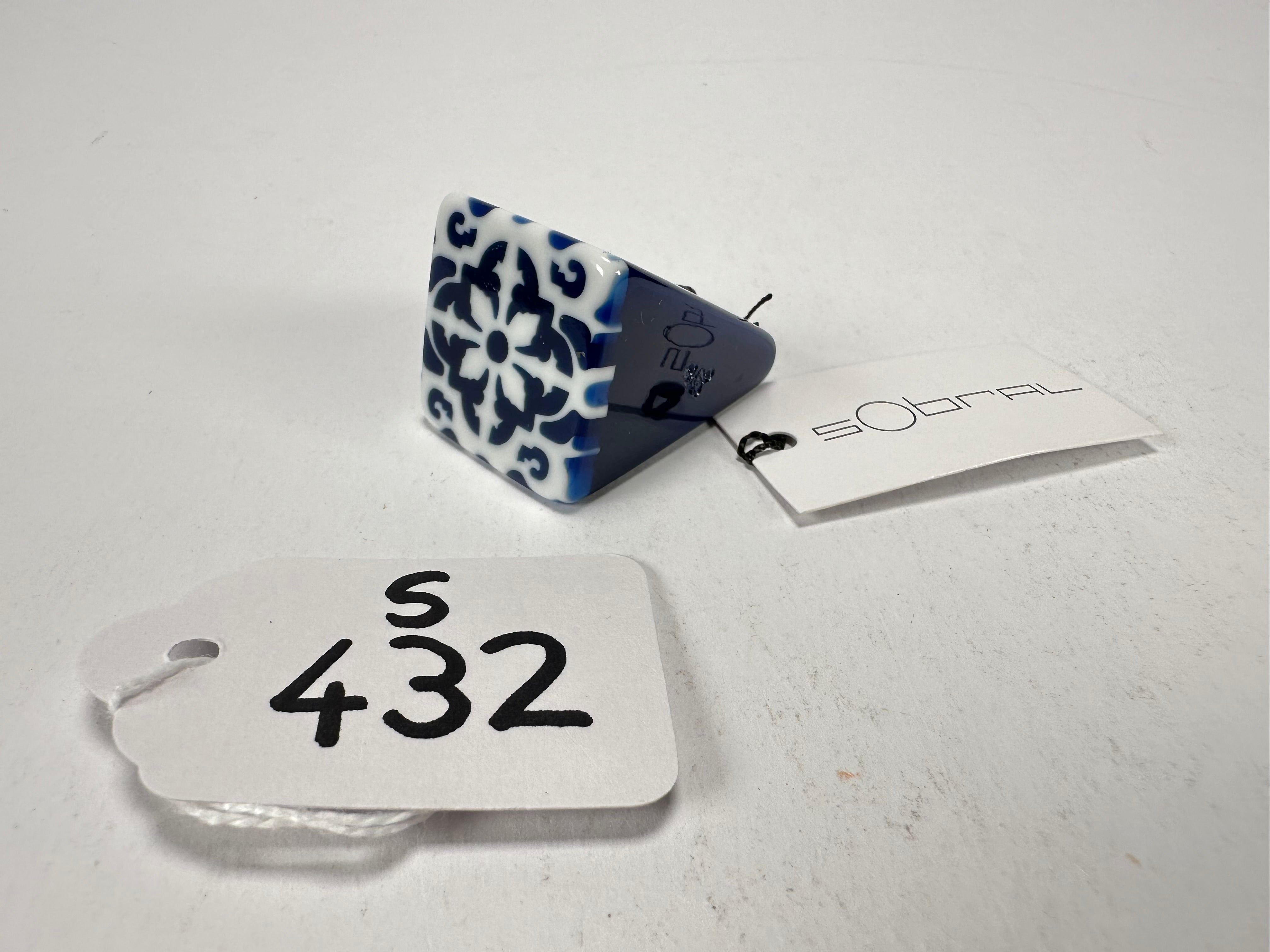 Sobral - Lisboa "Belém" Resin Ring ( 005478 ) - Size UK N / US 7