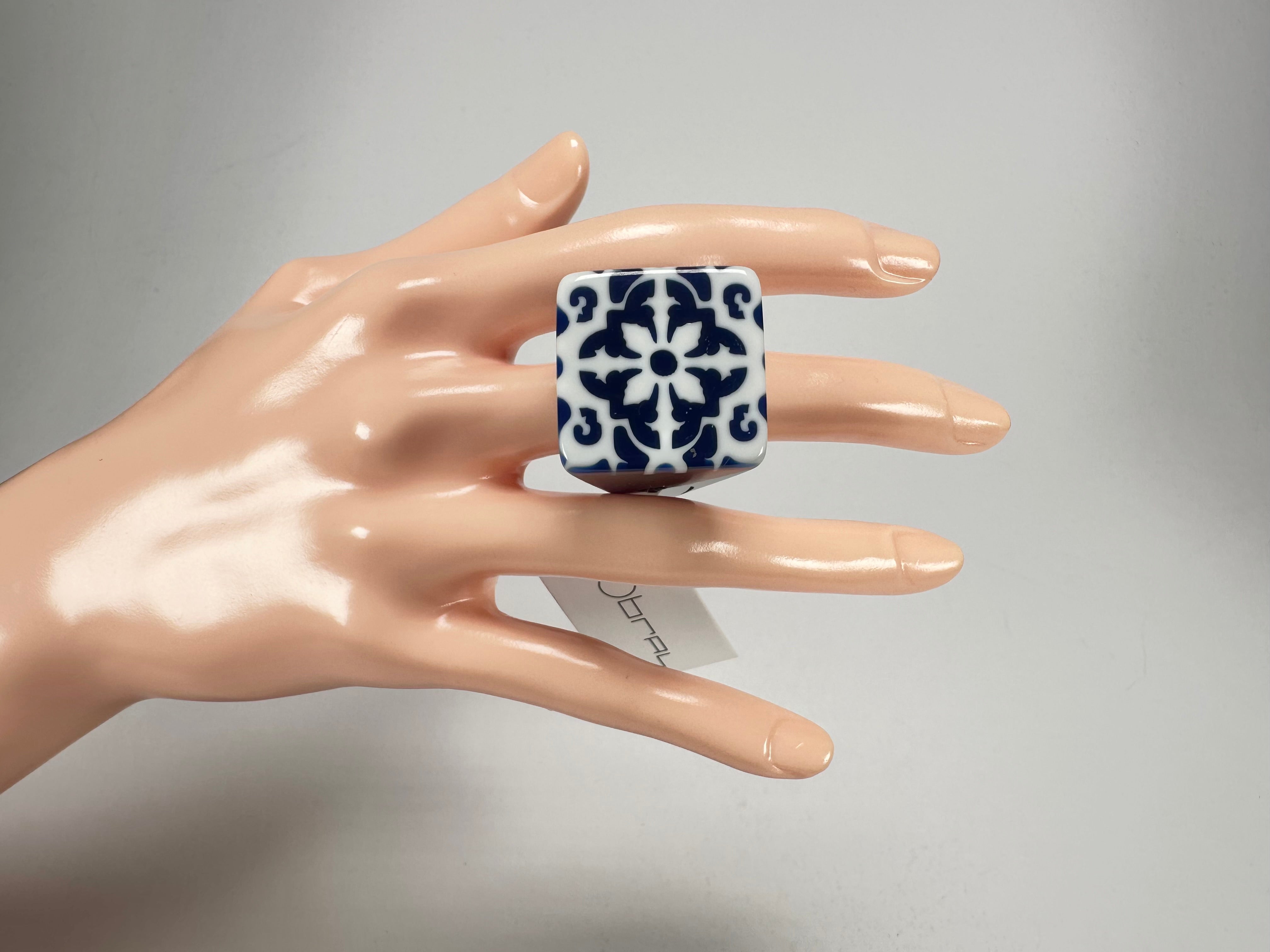 Sobral - Lisboa "Belém" Resin Ring ( 005478 ) - Size UK N / US 7