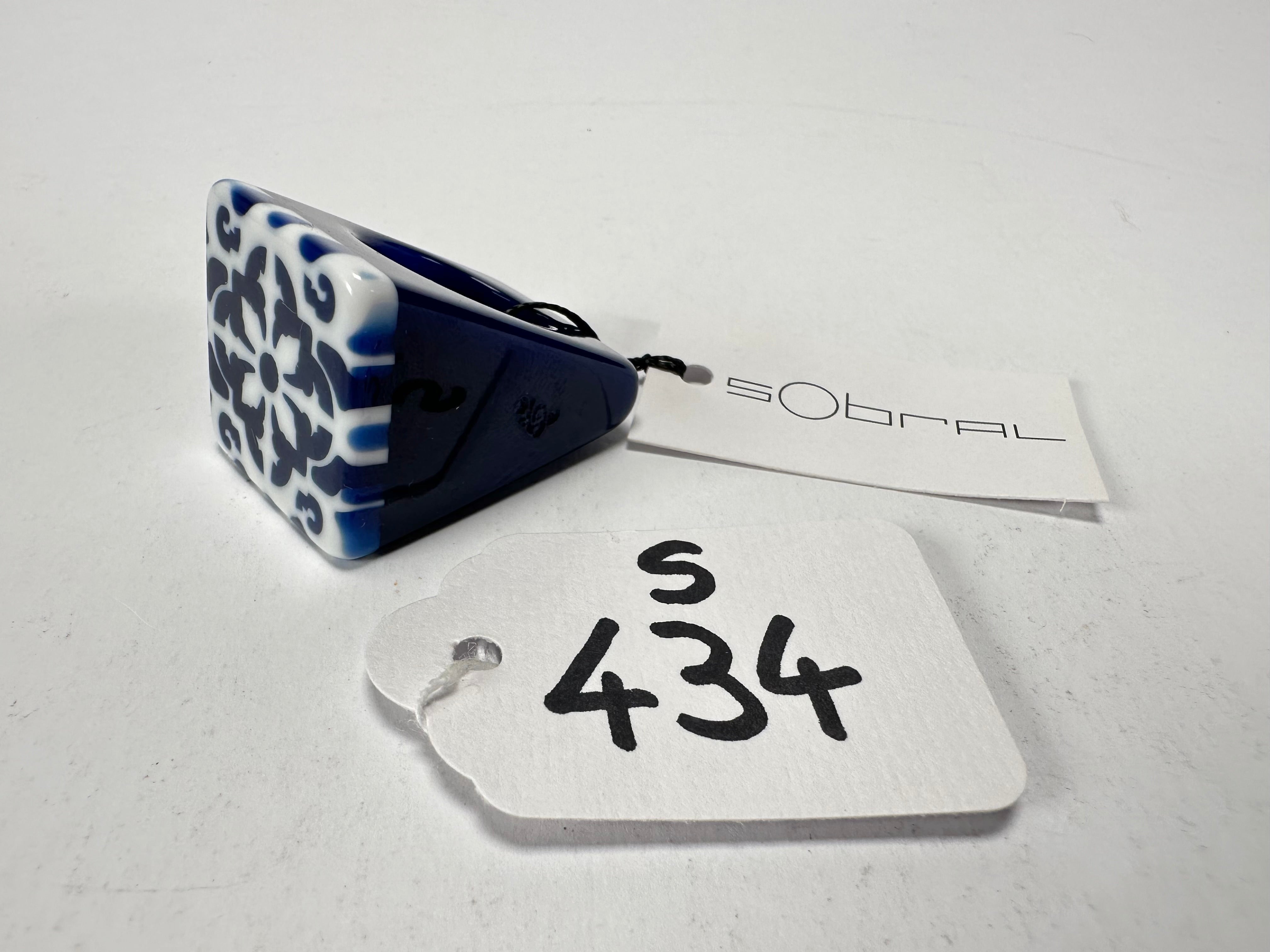 Sobral - Lisboa "Belém" Resin Ring ( 005478 ) - Size UK Q / US 8