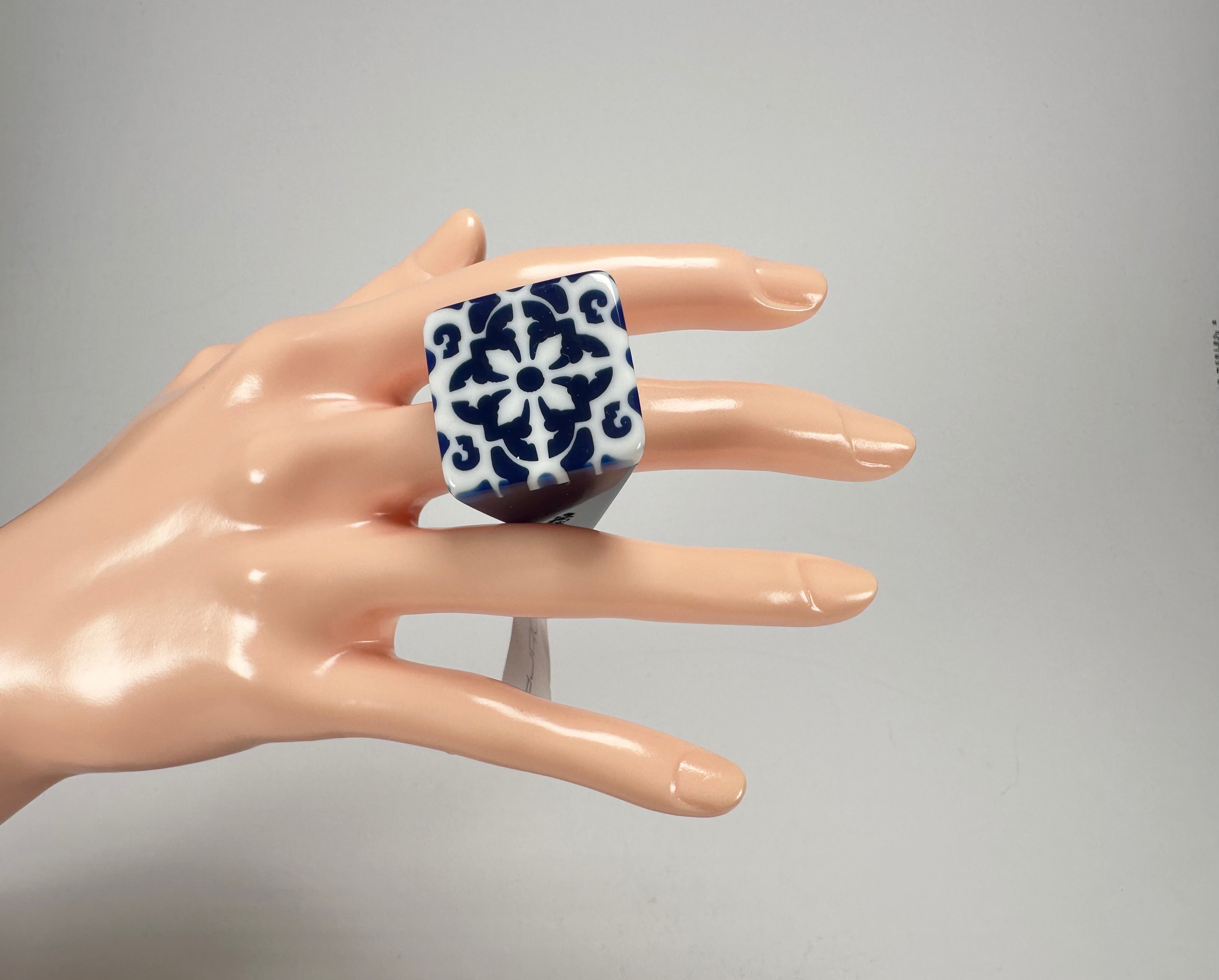 Sobral - Lisboa "Belém" Resin Ring ( 005478 ) - Size UK Q / US 8