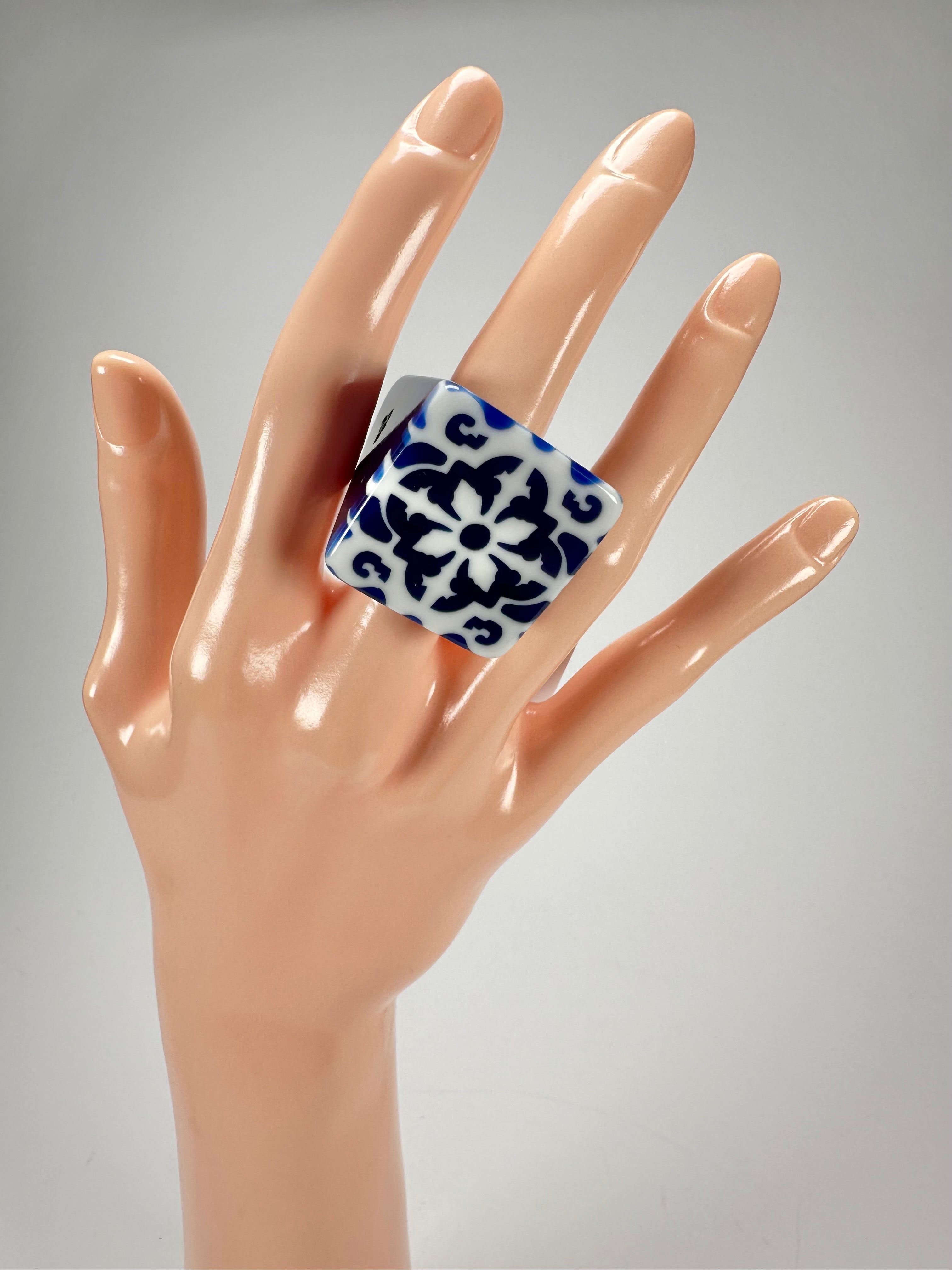 Sobral - Lisboa "Belém" Resin Ring ( 005478 ) - Size UK R / US 9