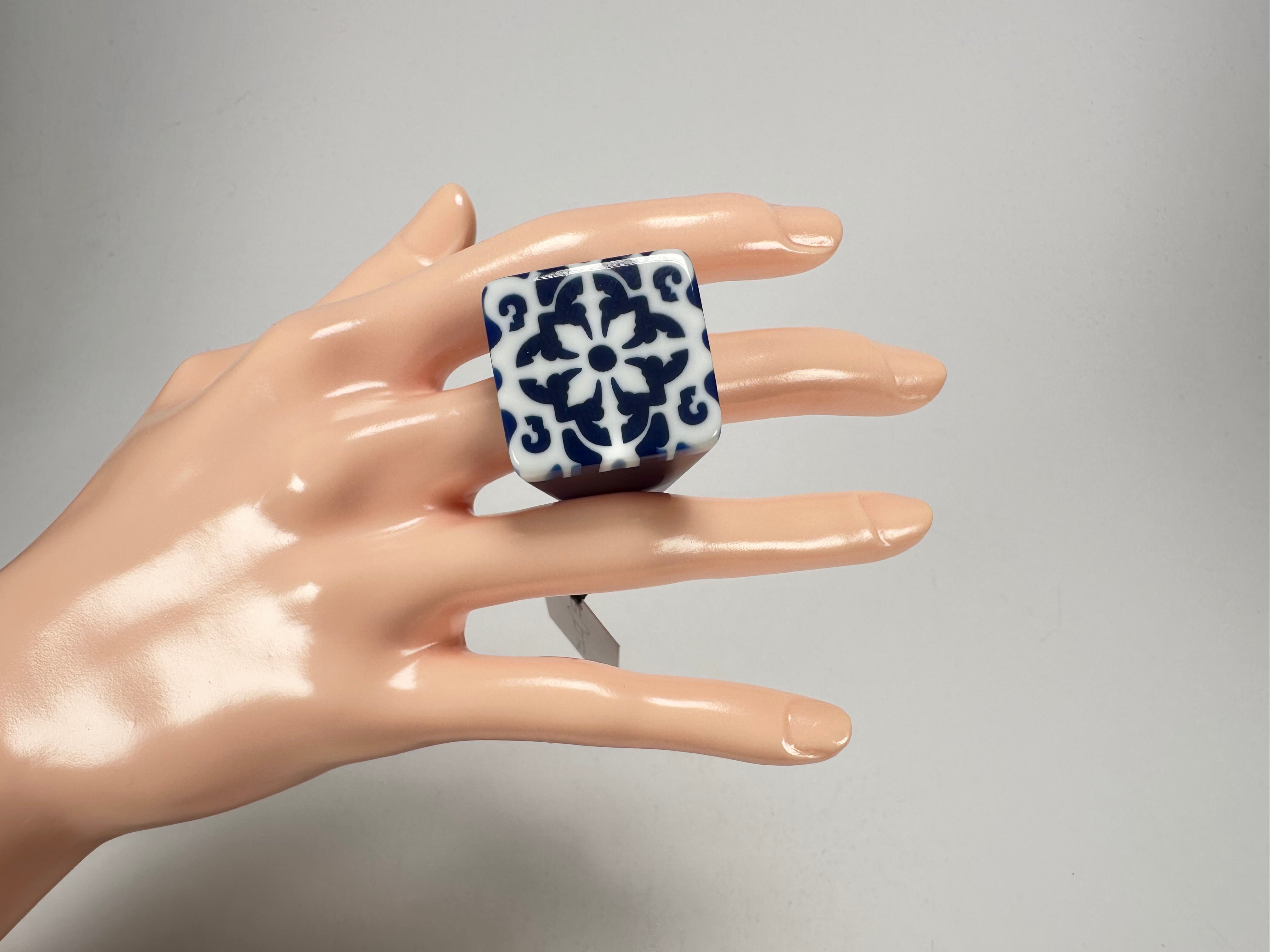 Sobral - Lisboa "Belém" Resin Ring ( 005478 ) - Size UK R / US 9