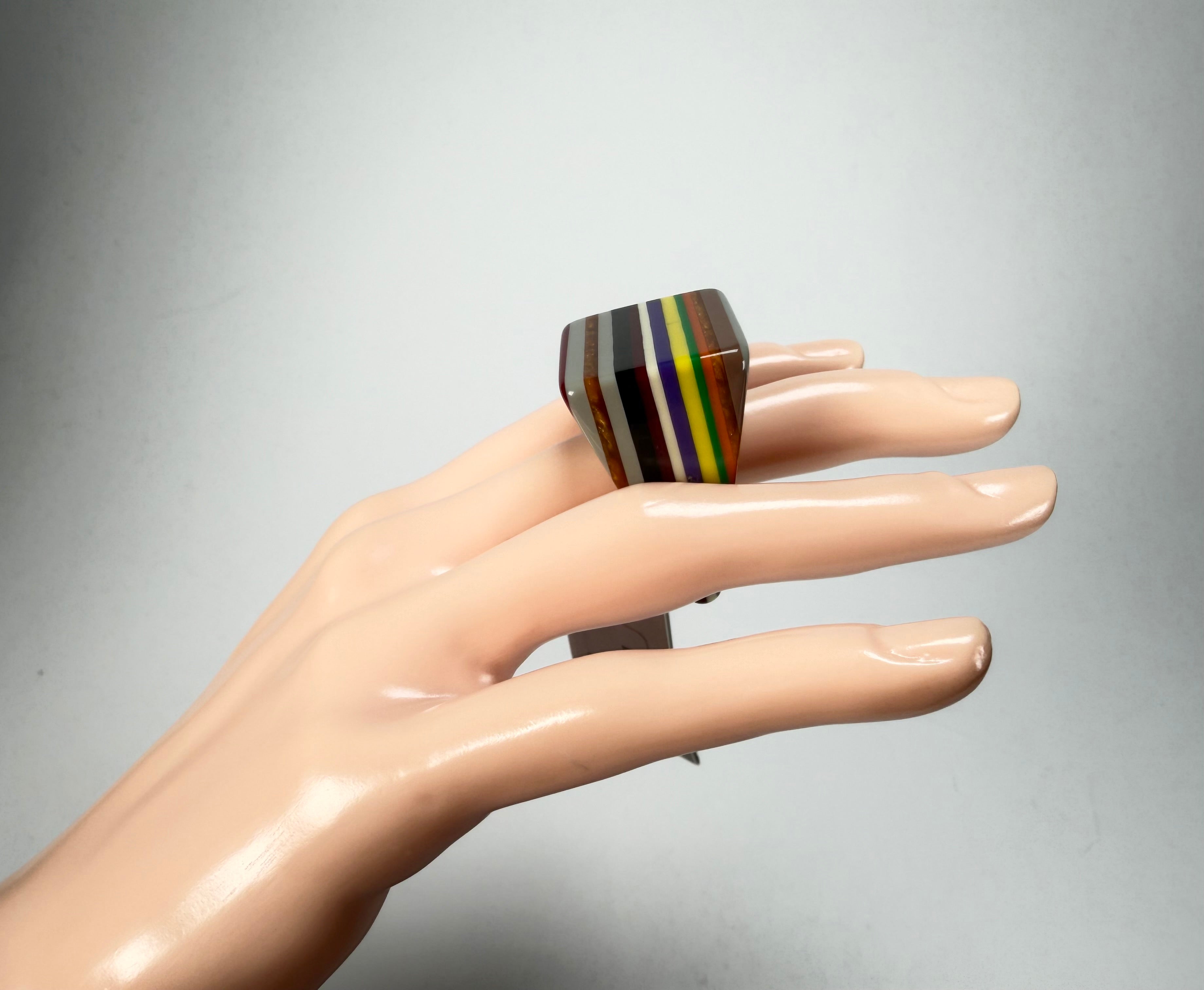 Sobral - Pop Art "Carre" Resin Ring ( 001828 ) - Size UK O / US 7