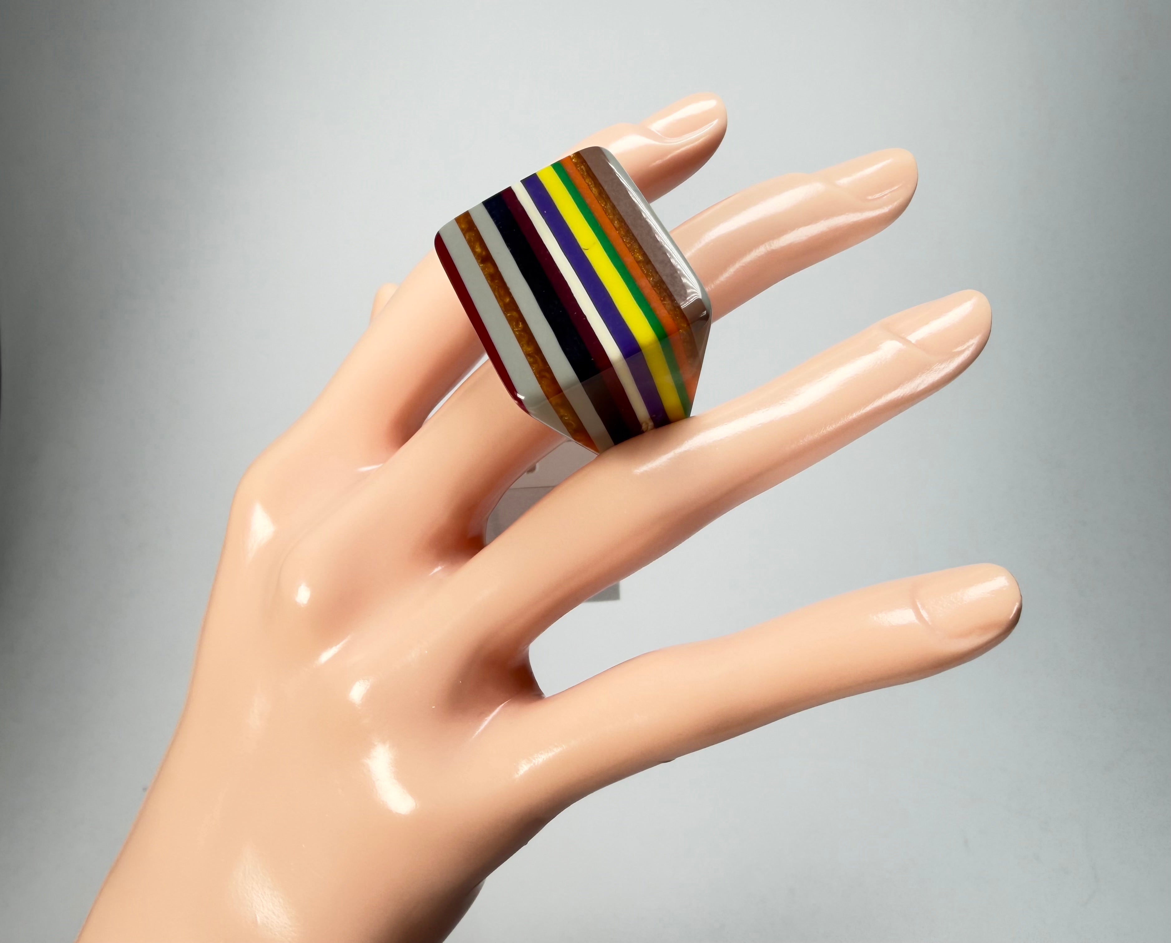Sobral - Pop Art "Carre" Resin Ring ( 001828 ) - Size UK O / US 7