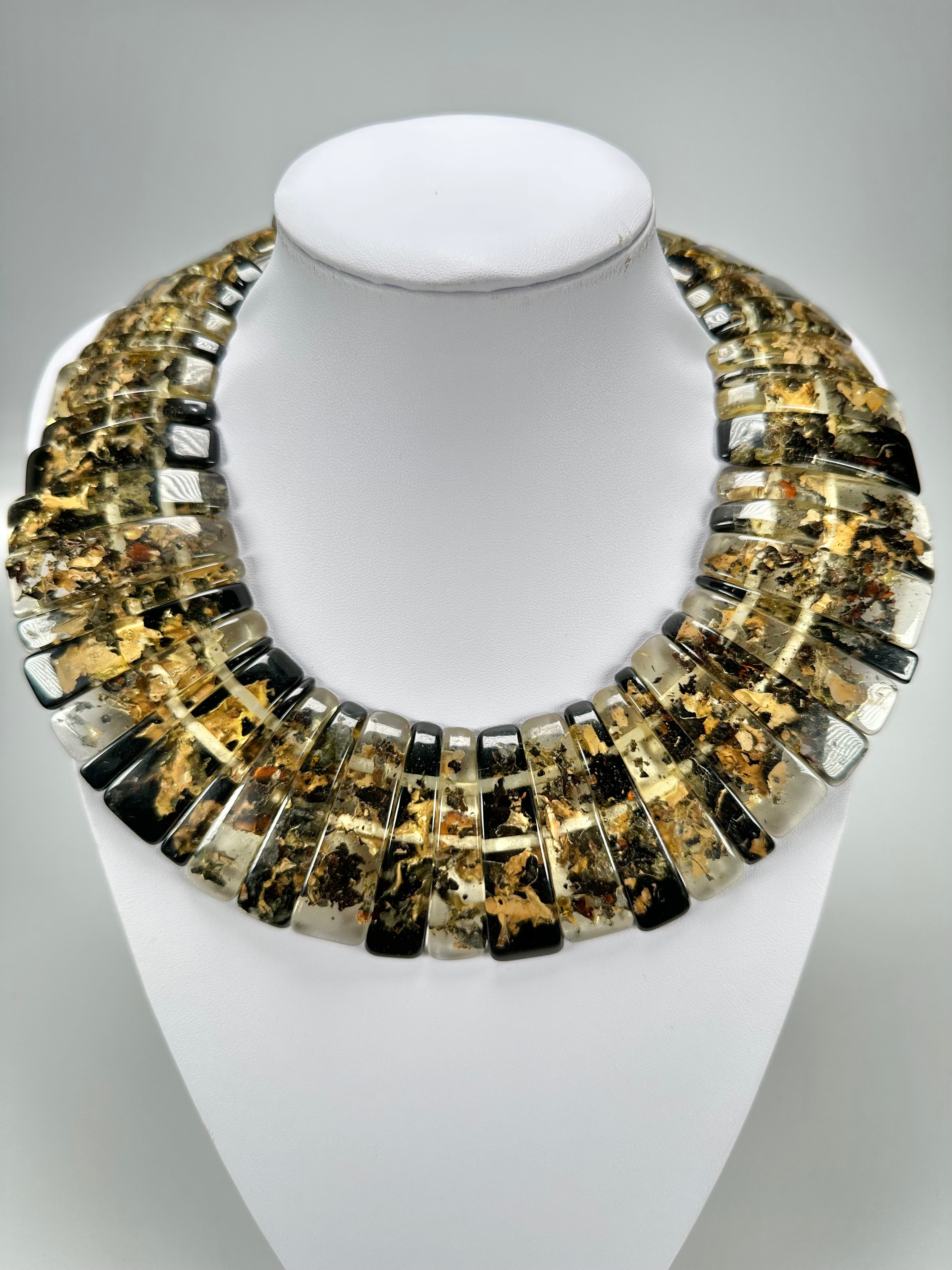 Sobral - Seaweed "Grand Emperor" Studio Creation Resin Necklace ( 000000 )