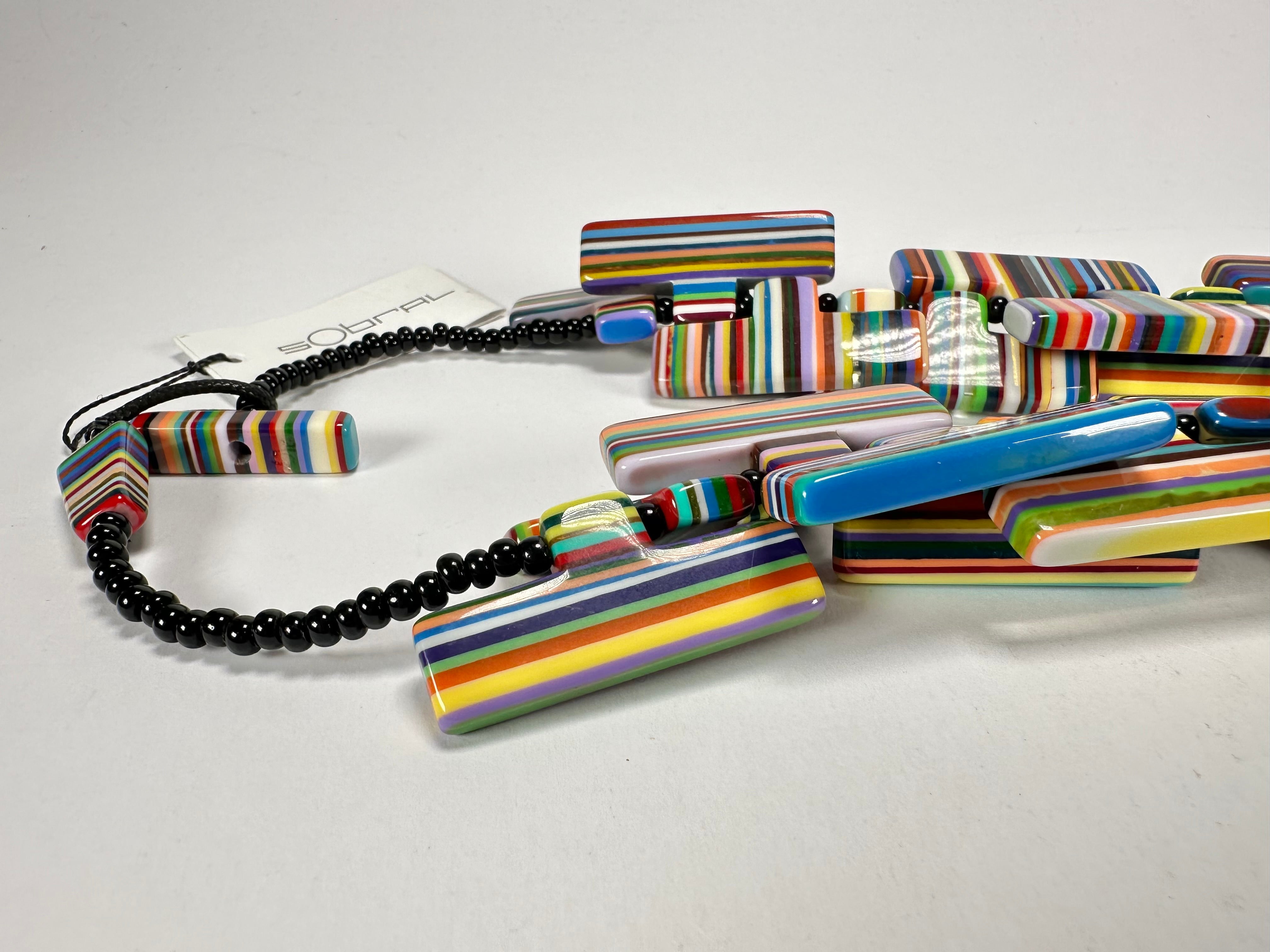 Sobral - Pop Art "Neoconcretismo" Resin Necklace ( 003885 )