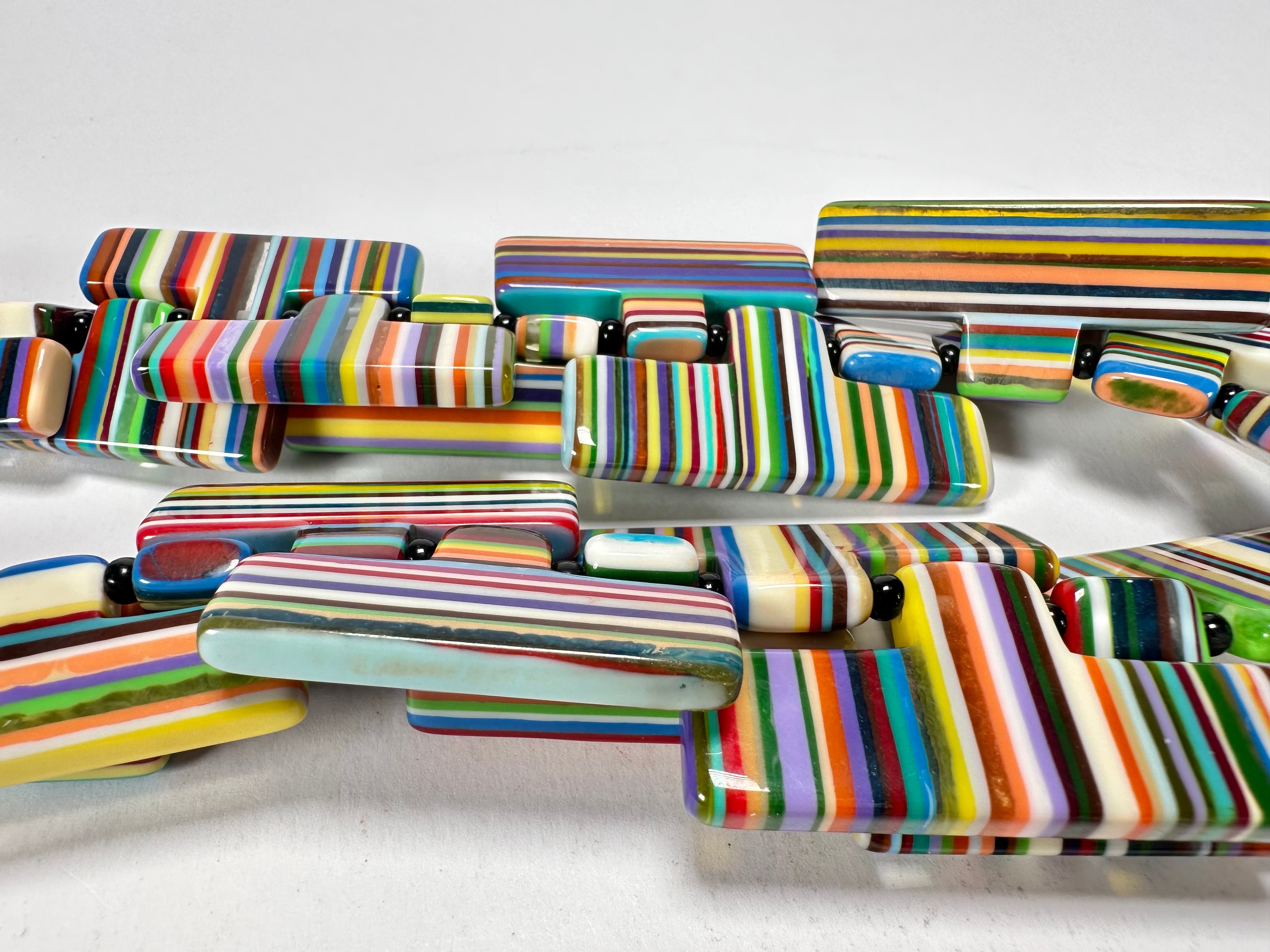 Sobral - Pop Art "Neoconcretismo" Resin Necklace ( 003885 )
