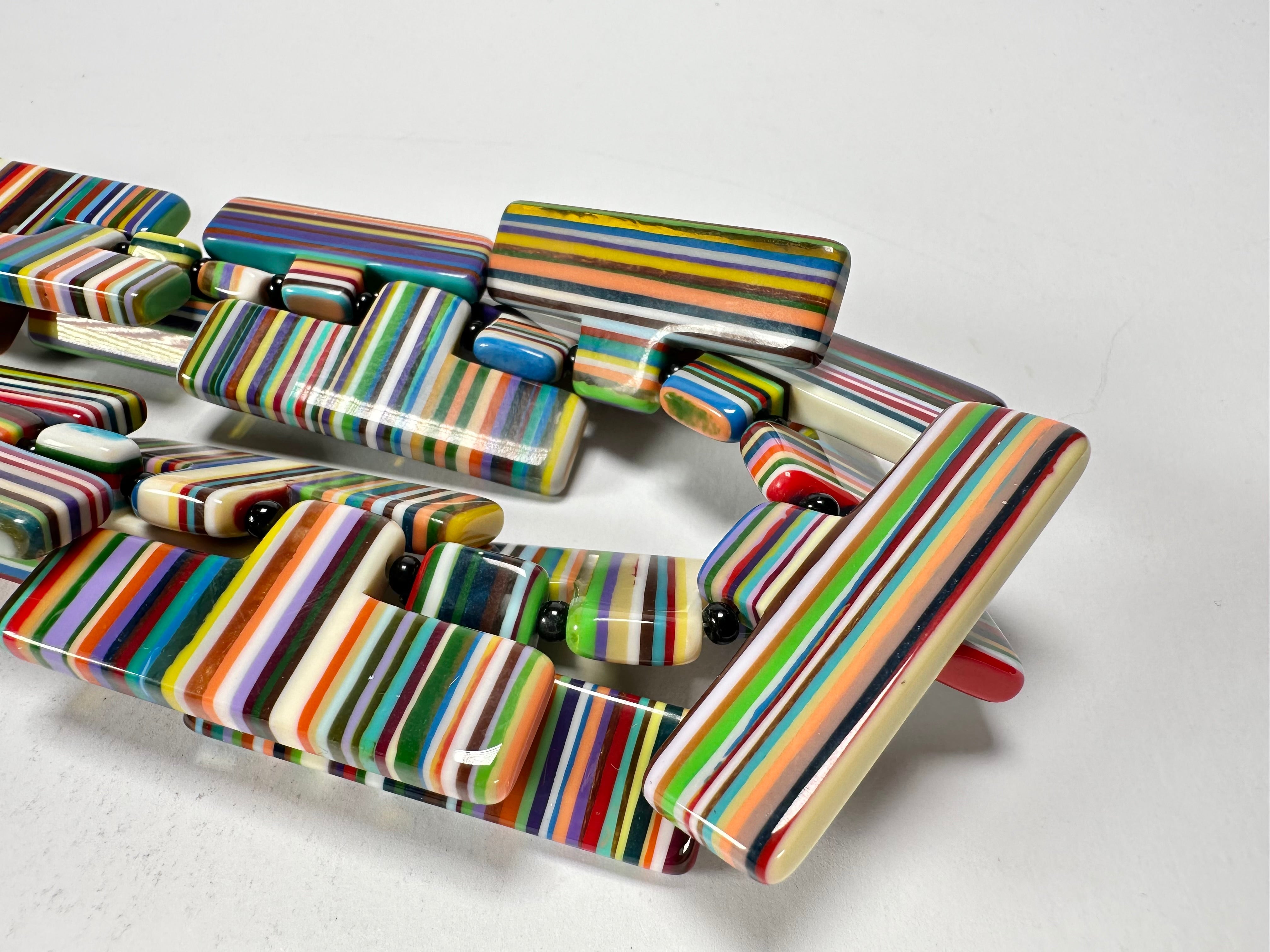 Sobral - Pop Art "Neoconcretismo" Resin Necklace ( 003885 )