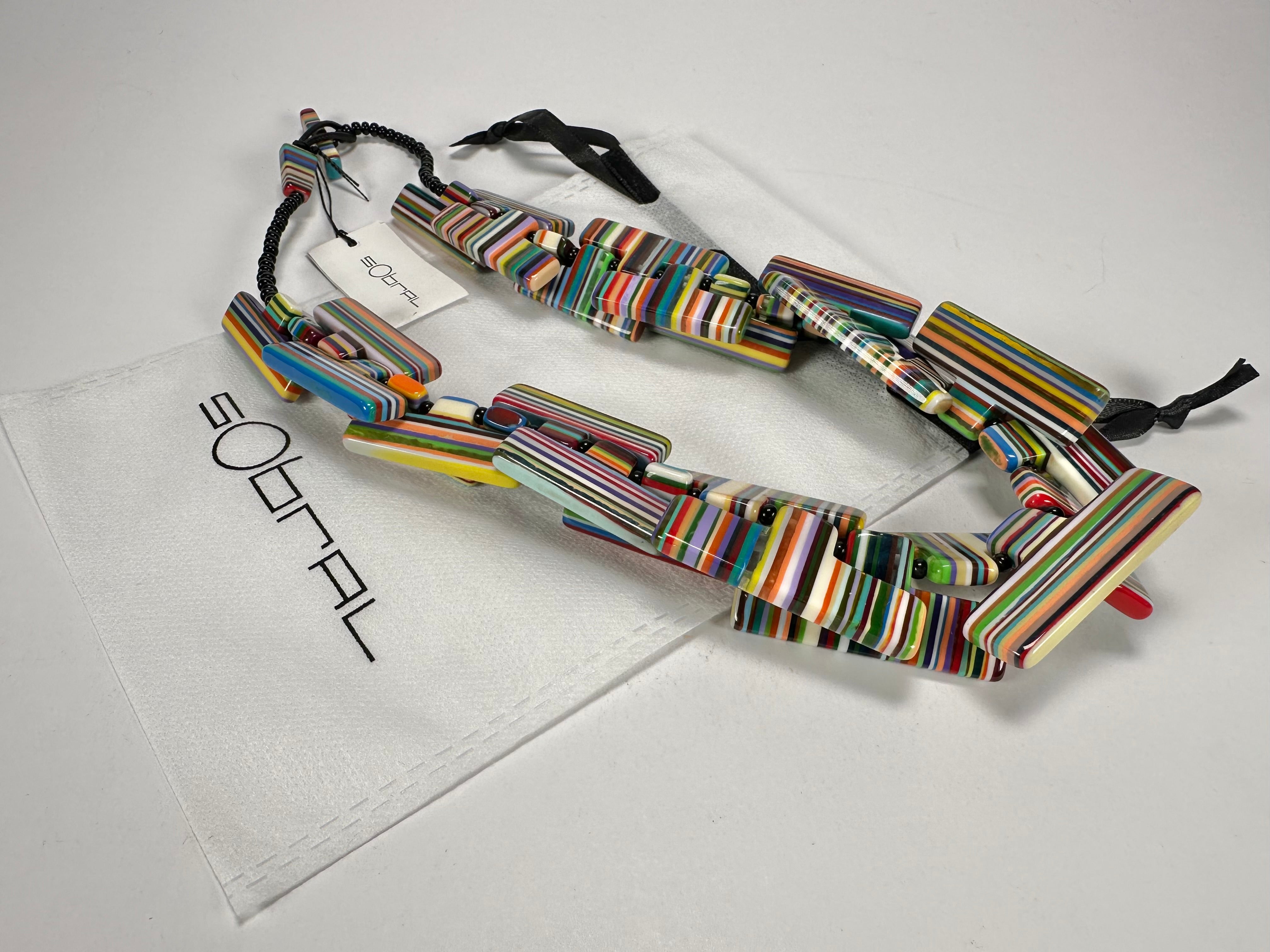 Sobral - Pop Art "Neoconcretismo" Resin Necklace ( 003885 )