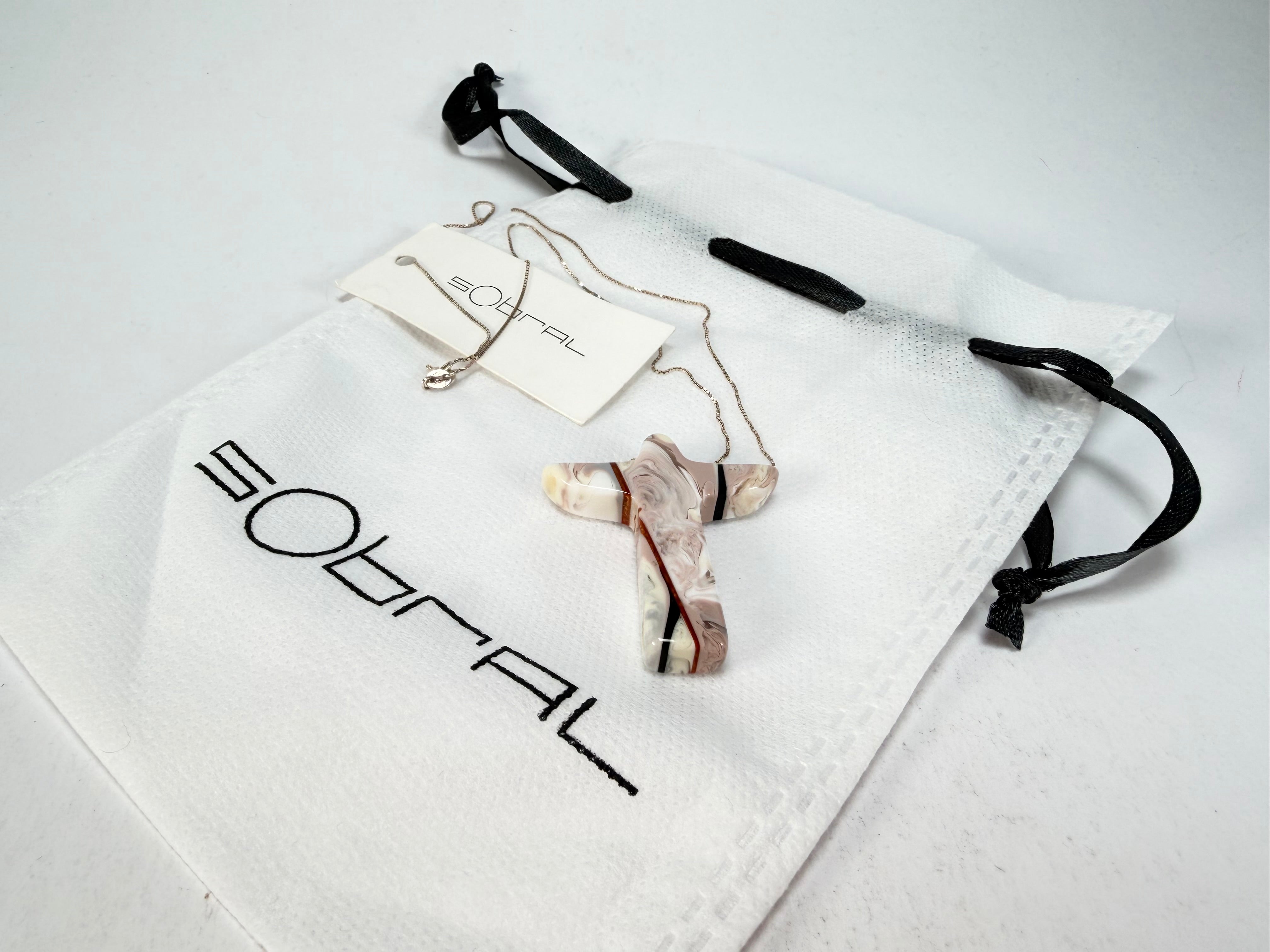 Sobral -  Lágrima D'or "Cristo" Resin AG Sliver Necklace ( 004629 )