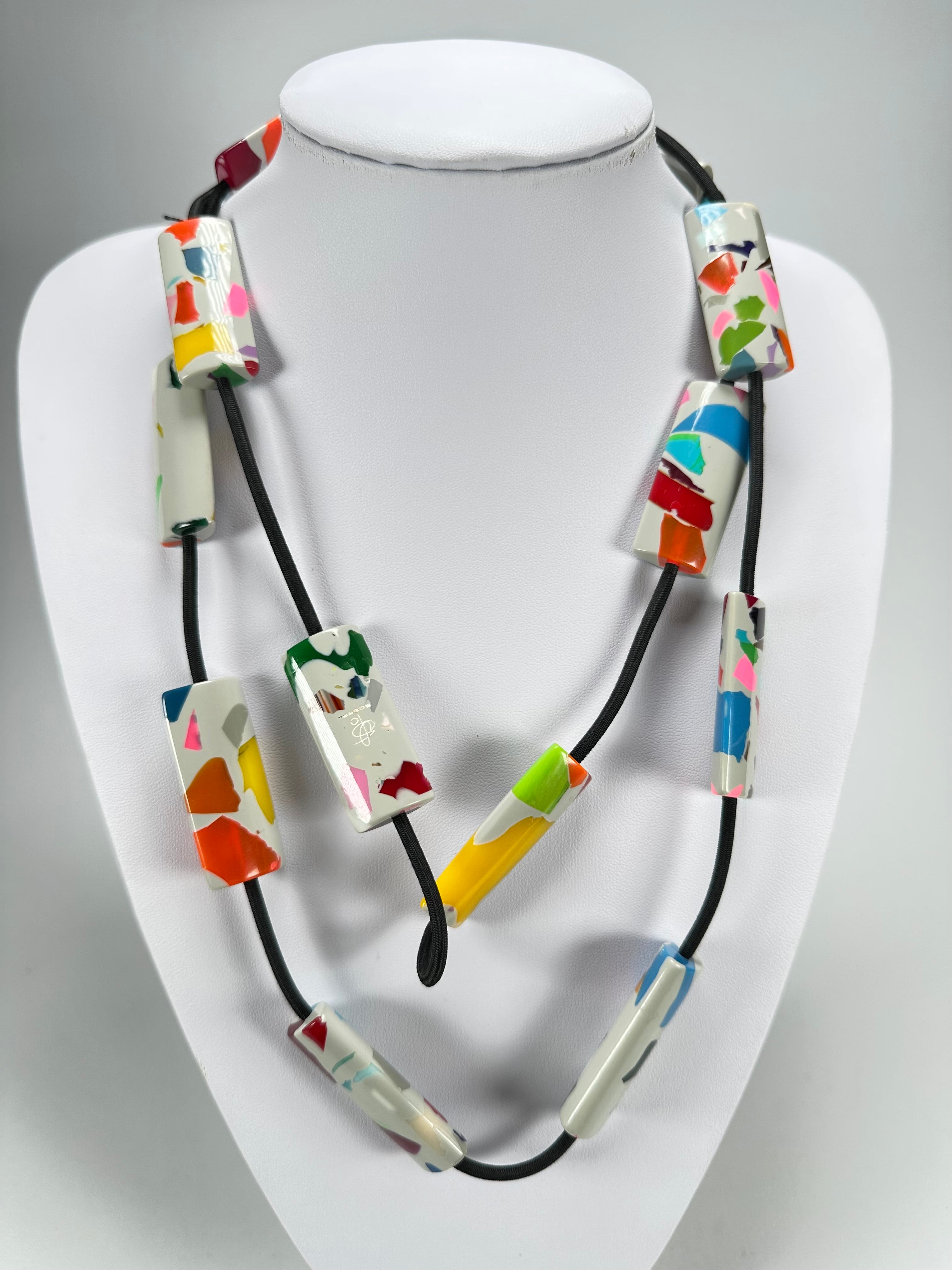 Sobral - Art Deco "Cliket" Resin Necklace ( 003053 )