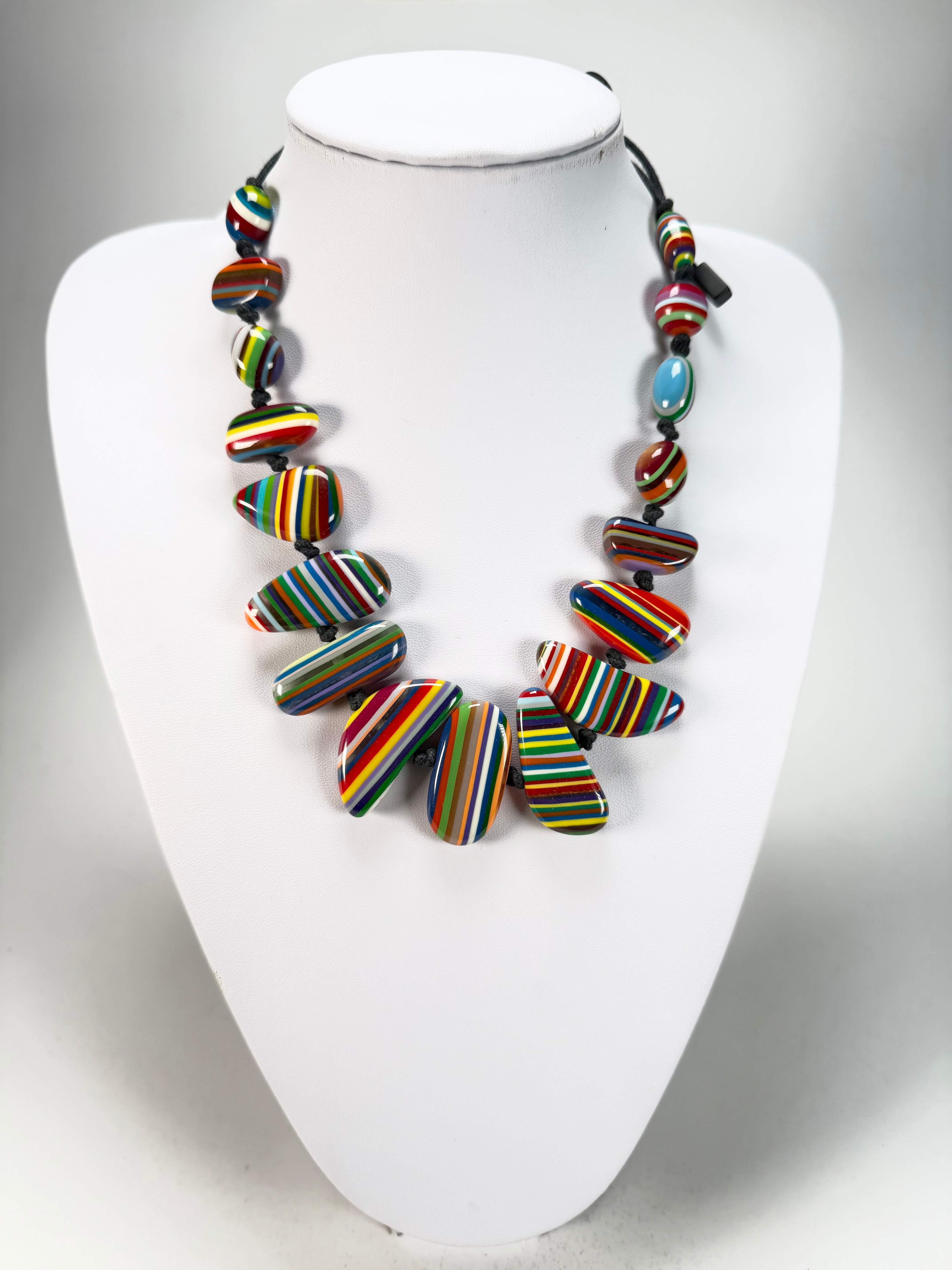 Sobral - Pop Art "Newanderthal" Resin Necklace ( 005257 )