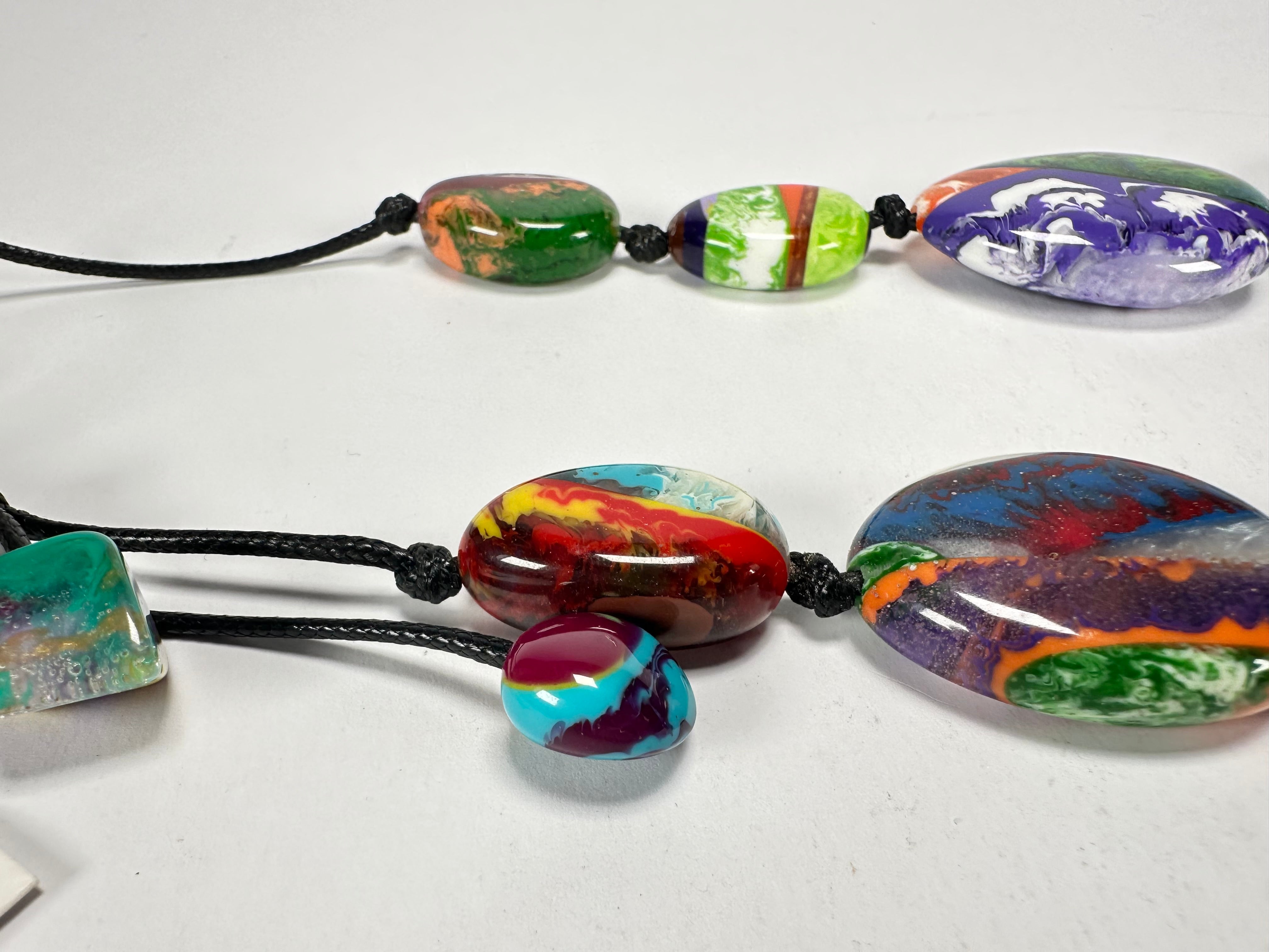 Sobral - Multi-Colour "Onda Lisi" Resin Necklace ( 004578 )