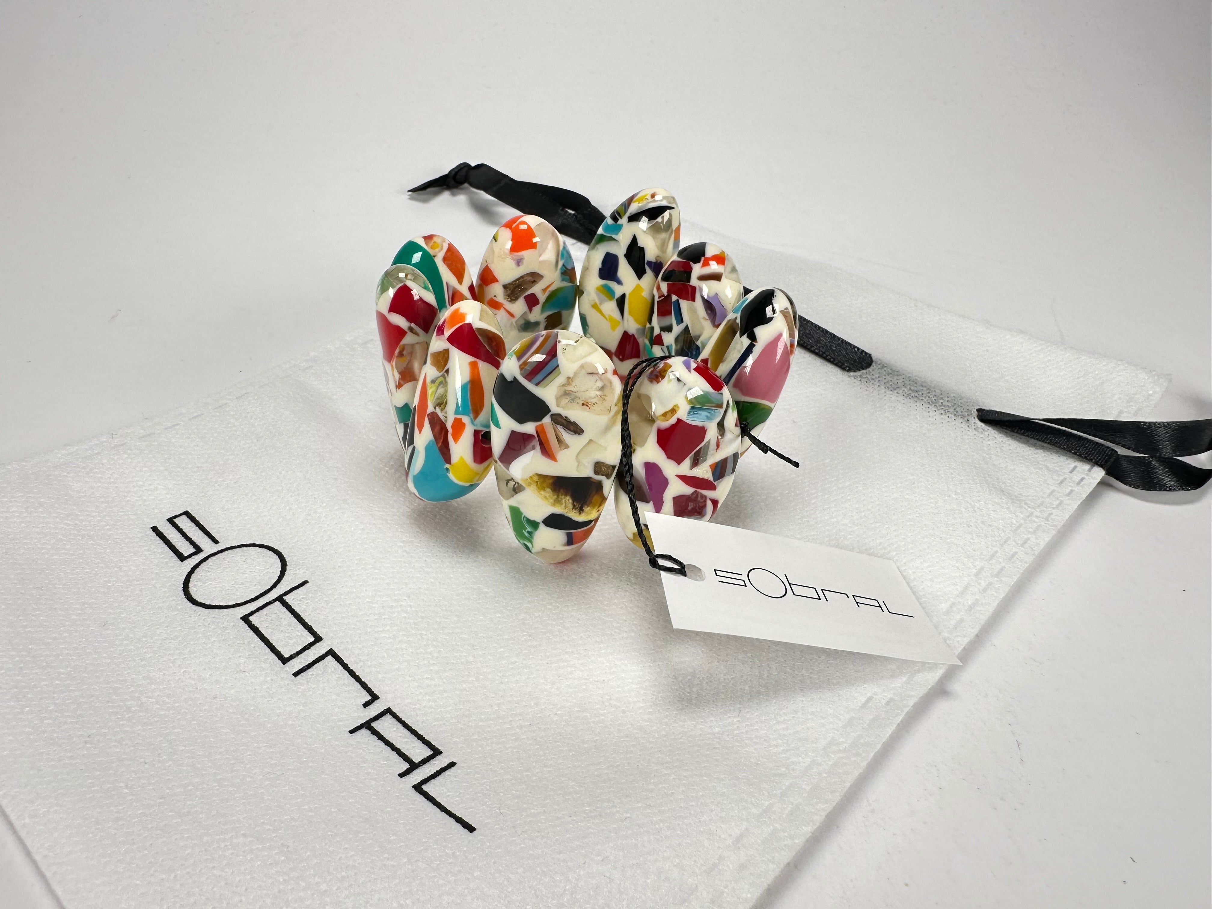 Sobral - Caillou Marfim "Onda" Elasticated Resin Bracelet ( 005329 )