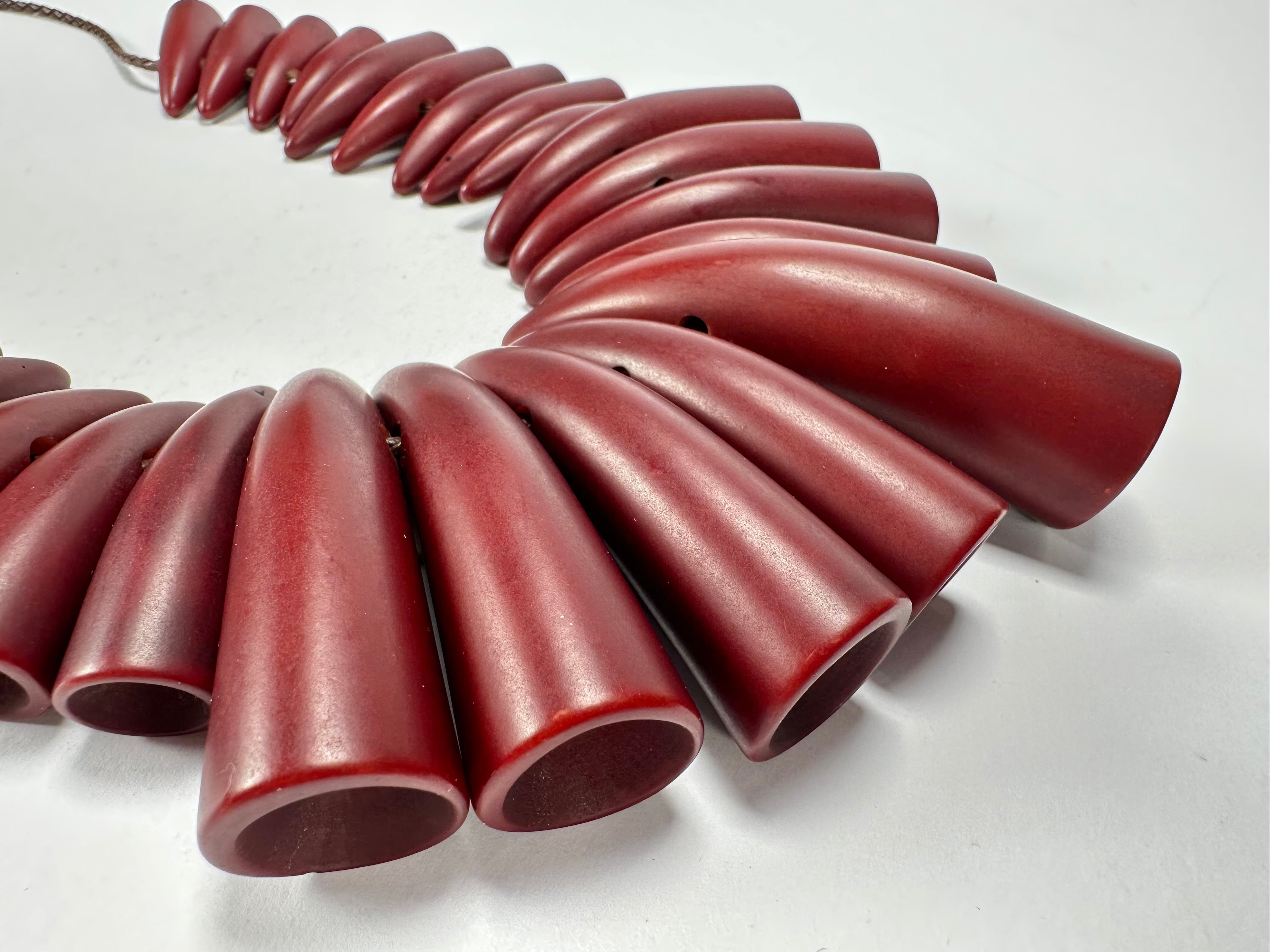 Sobral - "Tusk" Studio Creation Dark Red Resin Necklace ( 000000 )