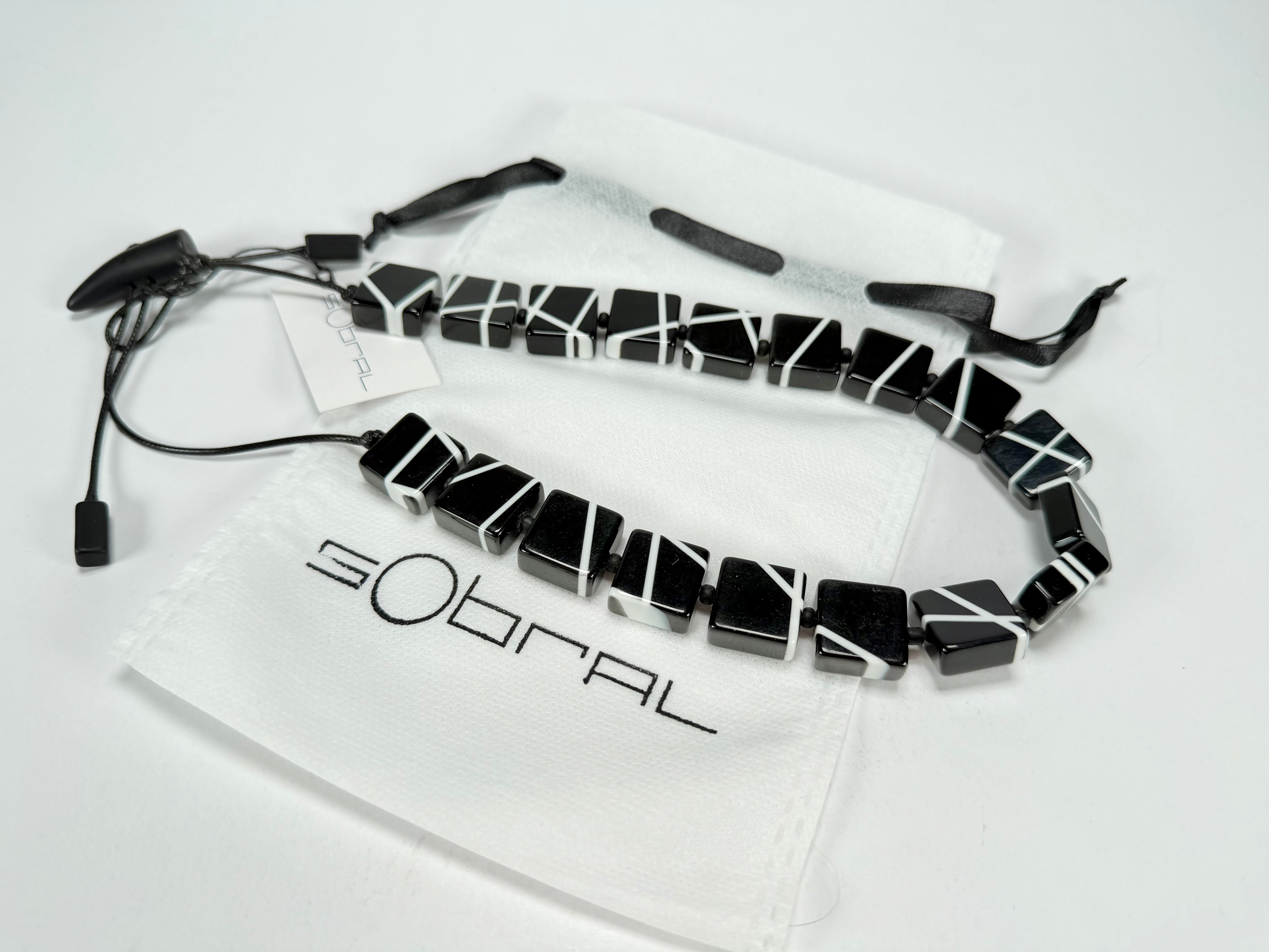 Sobral - Street "Catedral" Black Resin Necklace ( 004311 )