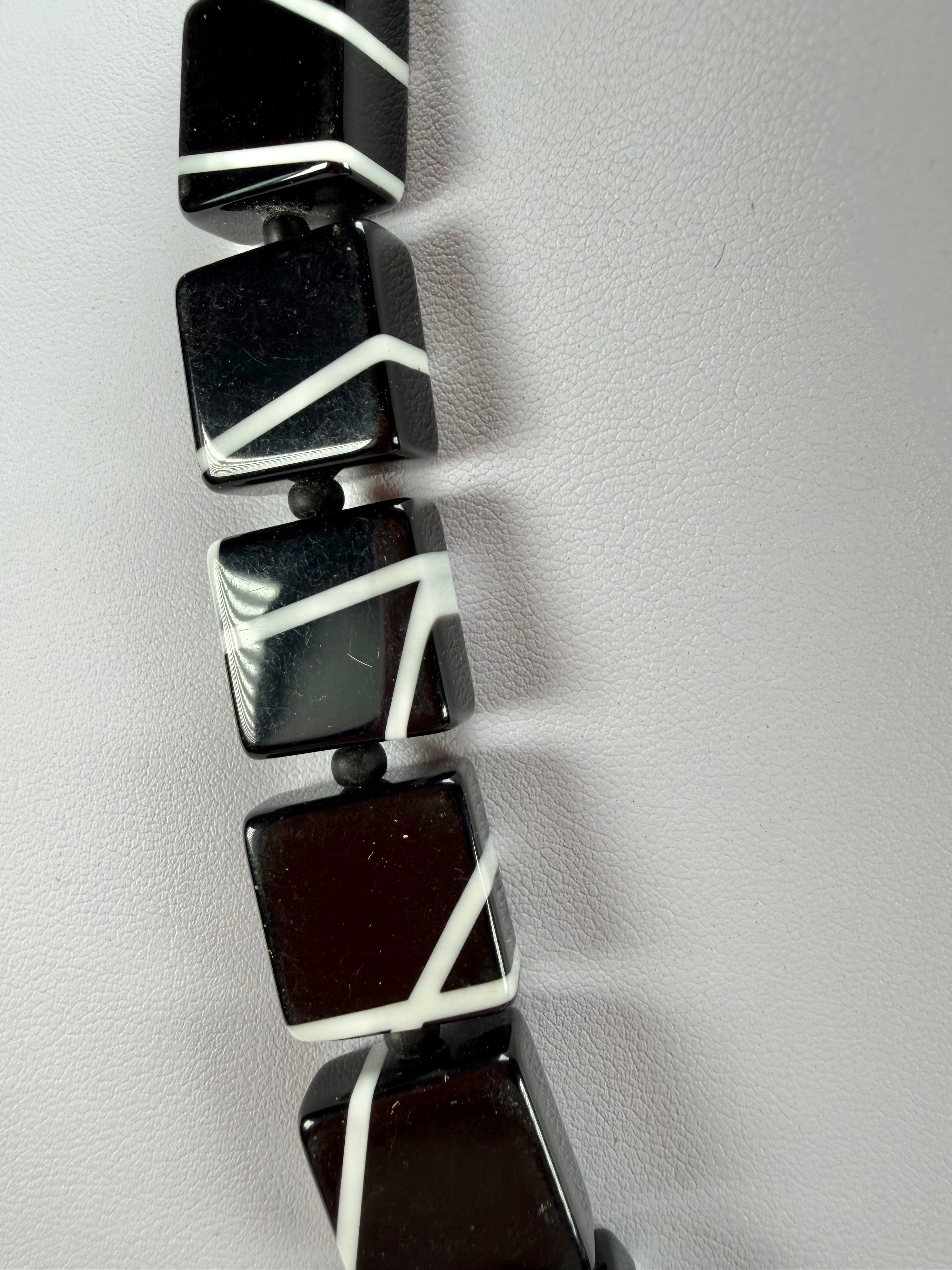 Sobral - Street "Catedral" Black Resin Necklace ( 004311 )