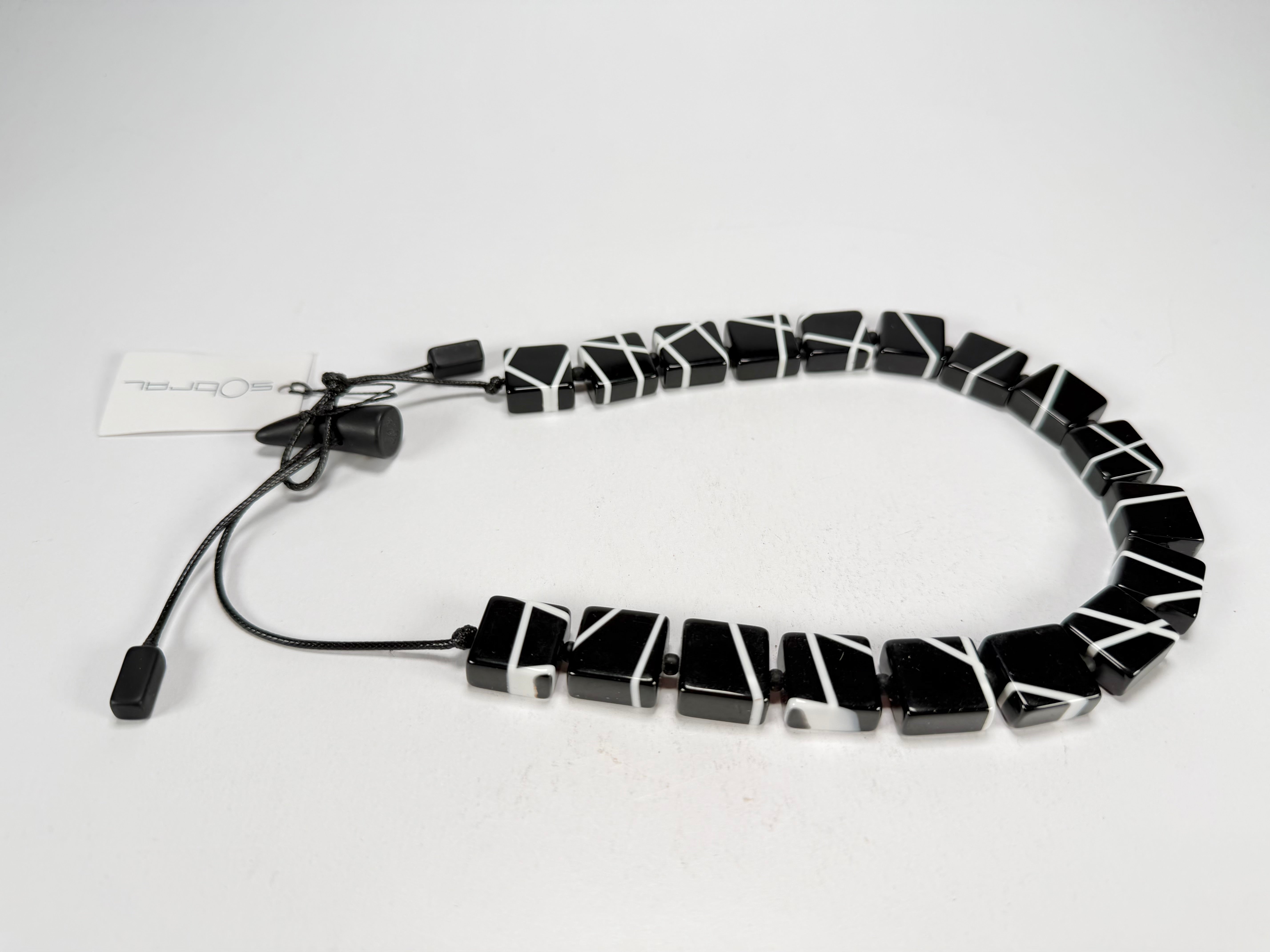 Sobral - Street "Catedral" Black Resin Necklace ( 004311 )