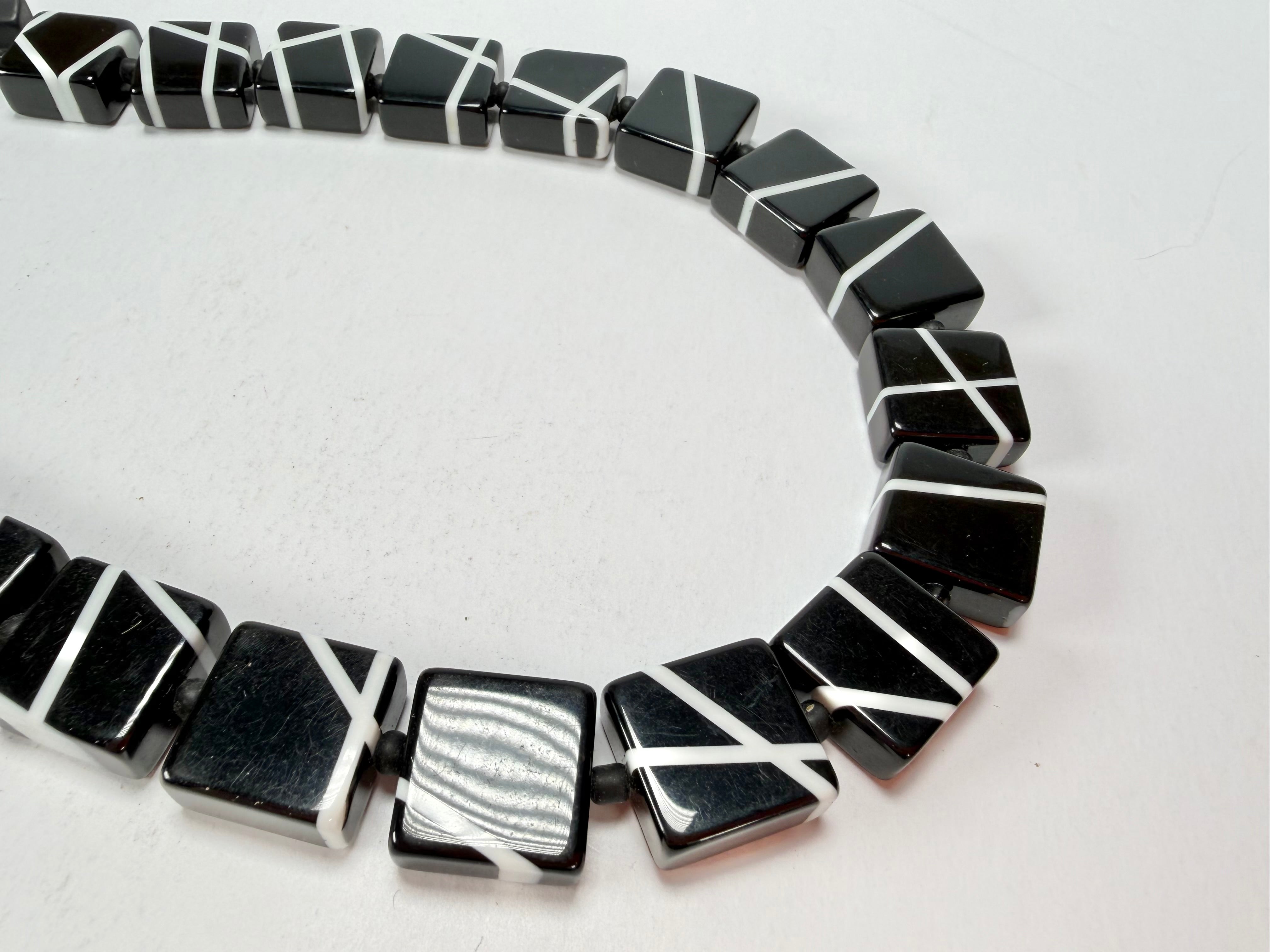 Sobral - Street "Catedral" Black Resin Necklace ( 004311 )