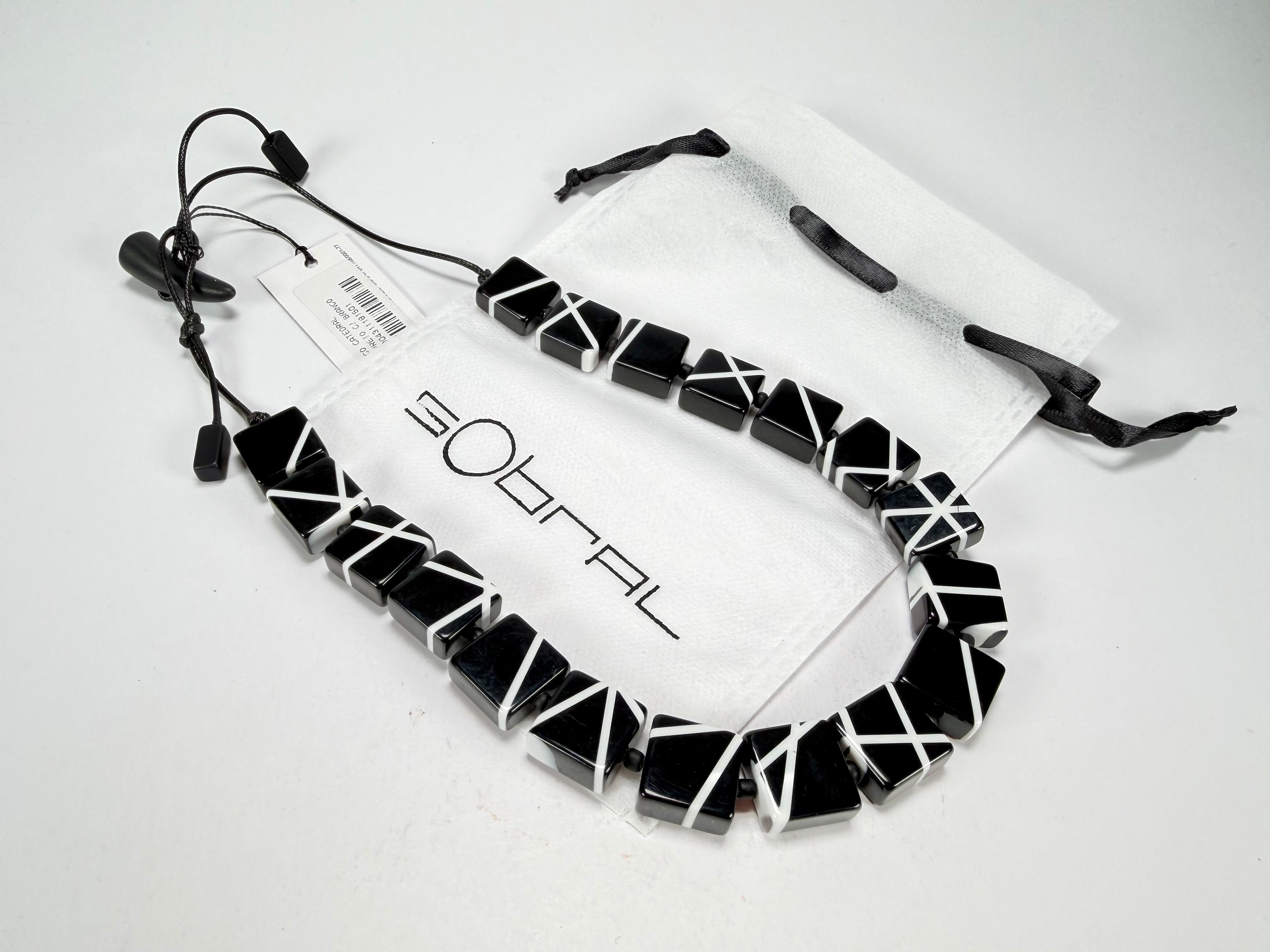 Sobral - Street "Catedral" Black Resin Necklace ( 004311 )