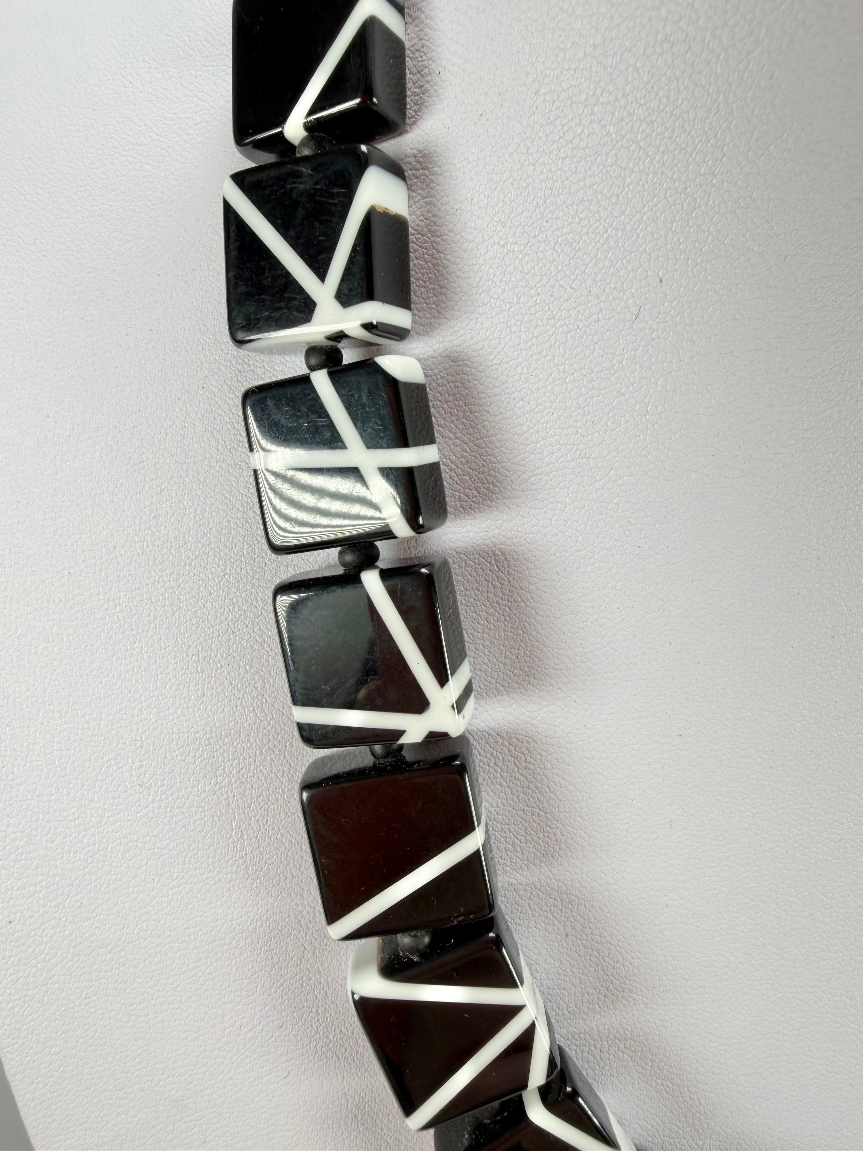 Sobral - Street "Catedral" Black Resin Necklace ( 004311 )