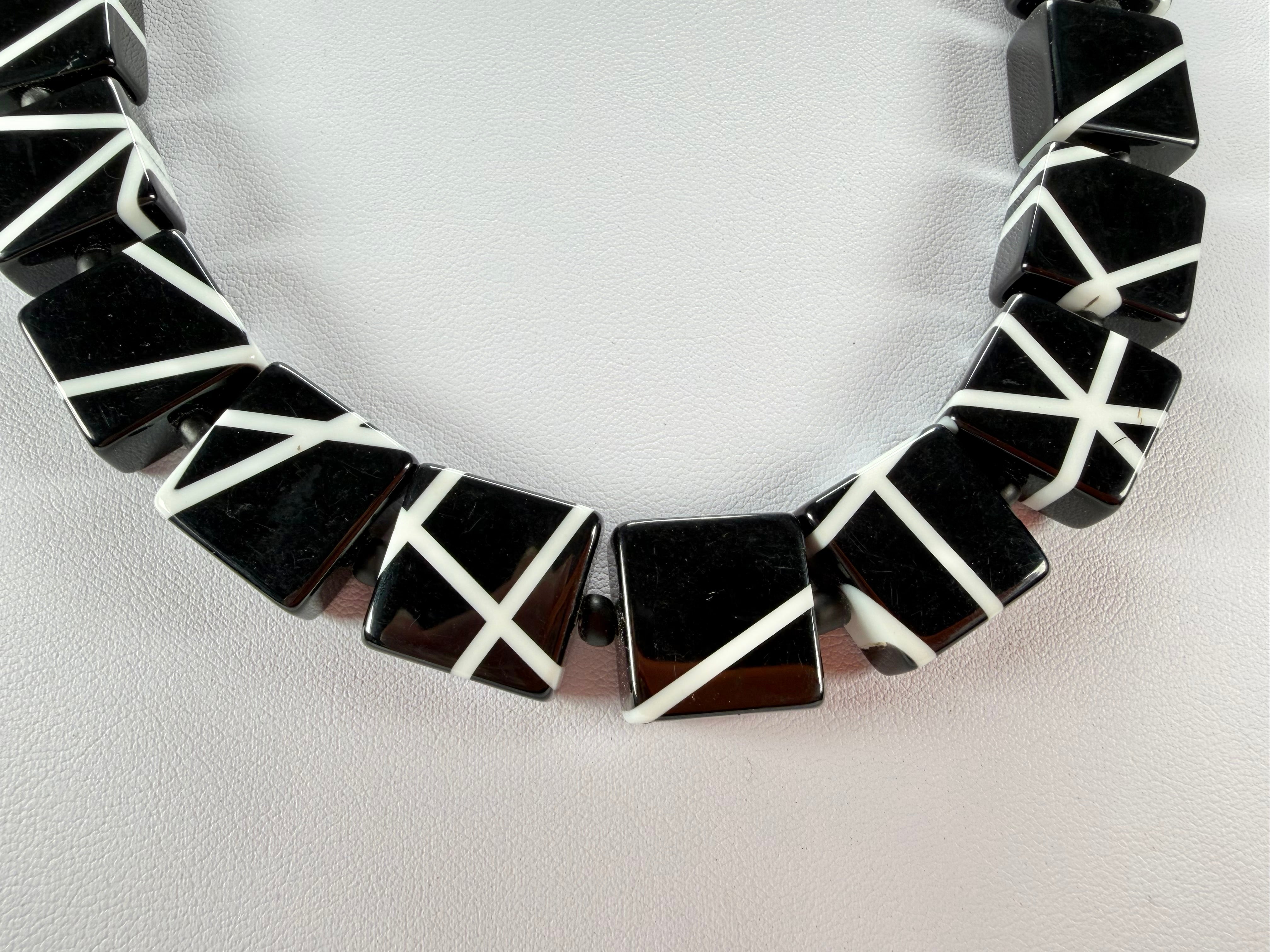 Sobral - Street "Catedral" Black Resin Necklace ( 004311 )