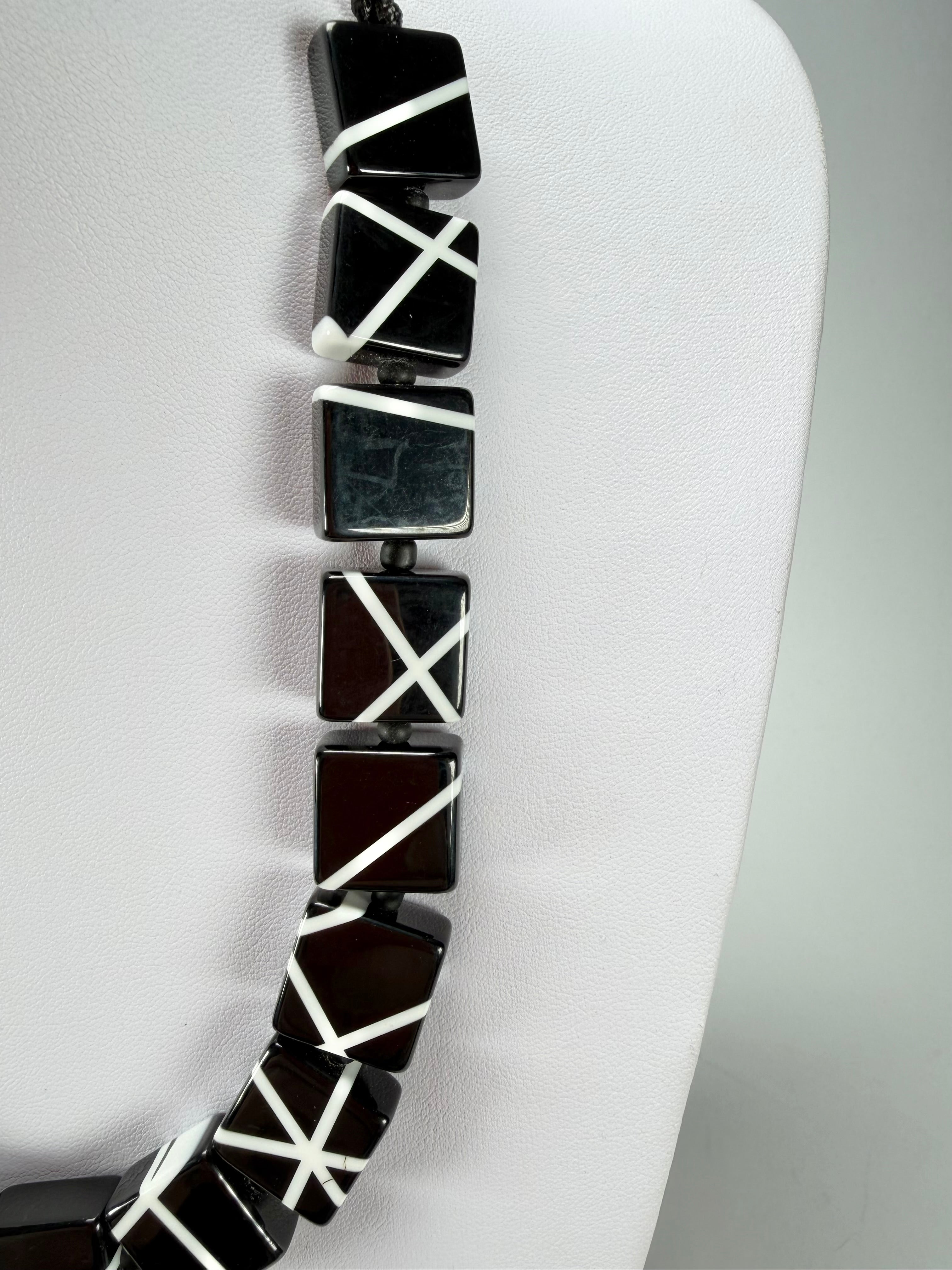 Sobral - Street "Catedral" Black Resin Necklace ( 004311 )