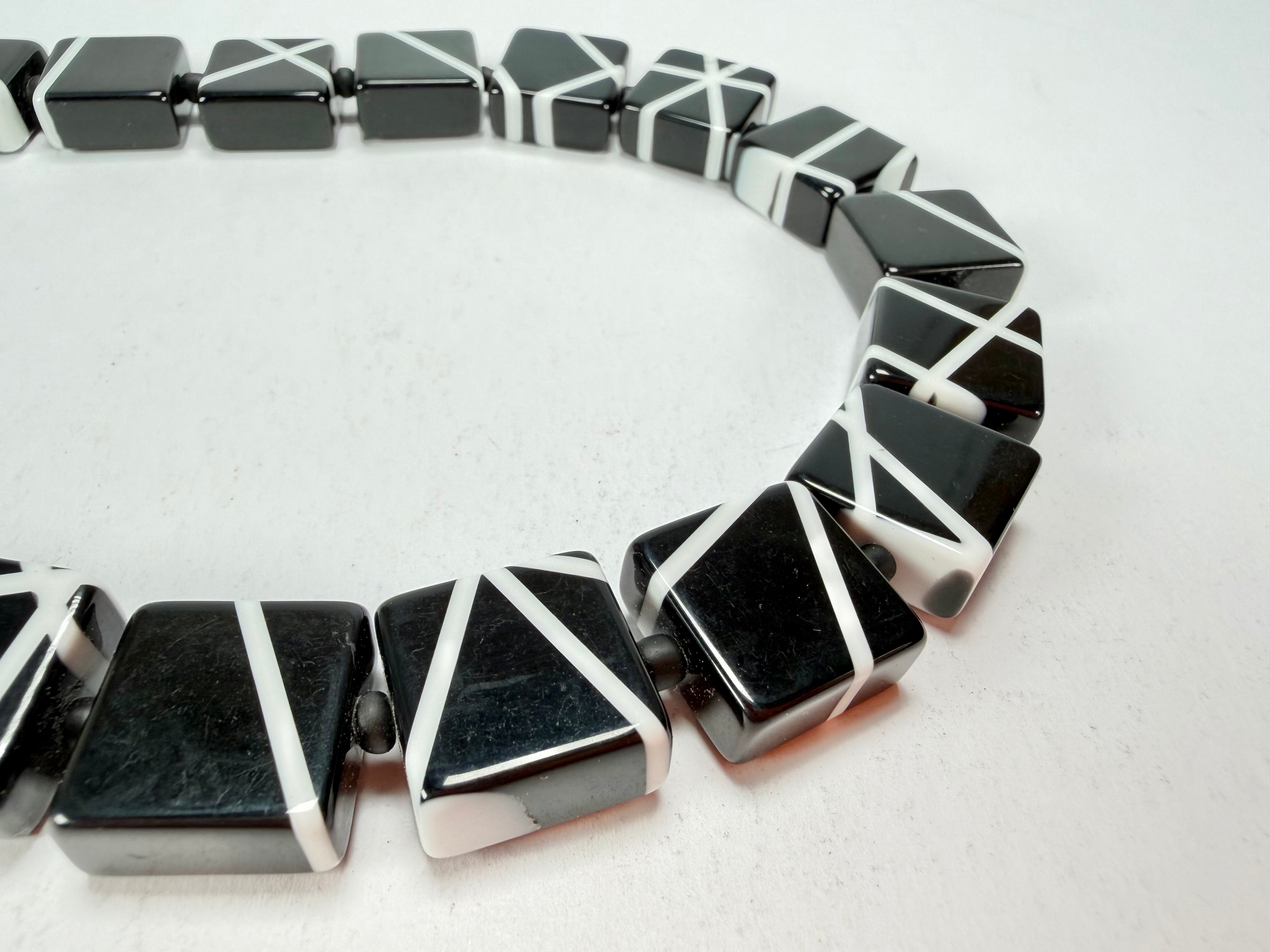 Sobral - Street "Catedral" Black Resin Necklace ( 004311 )