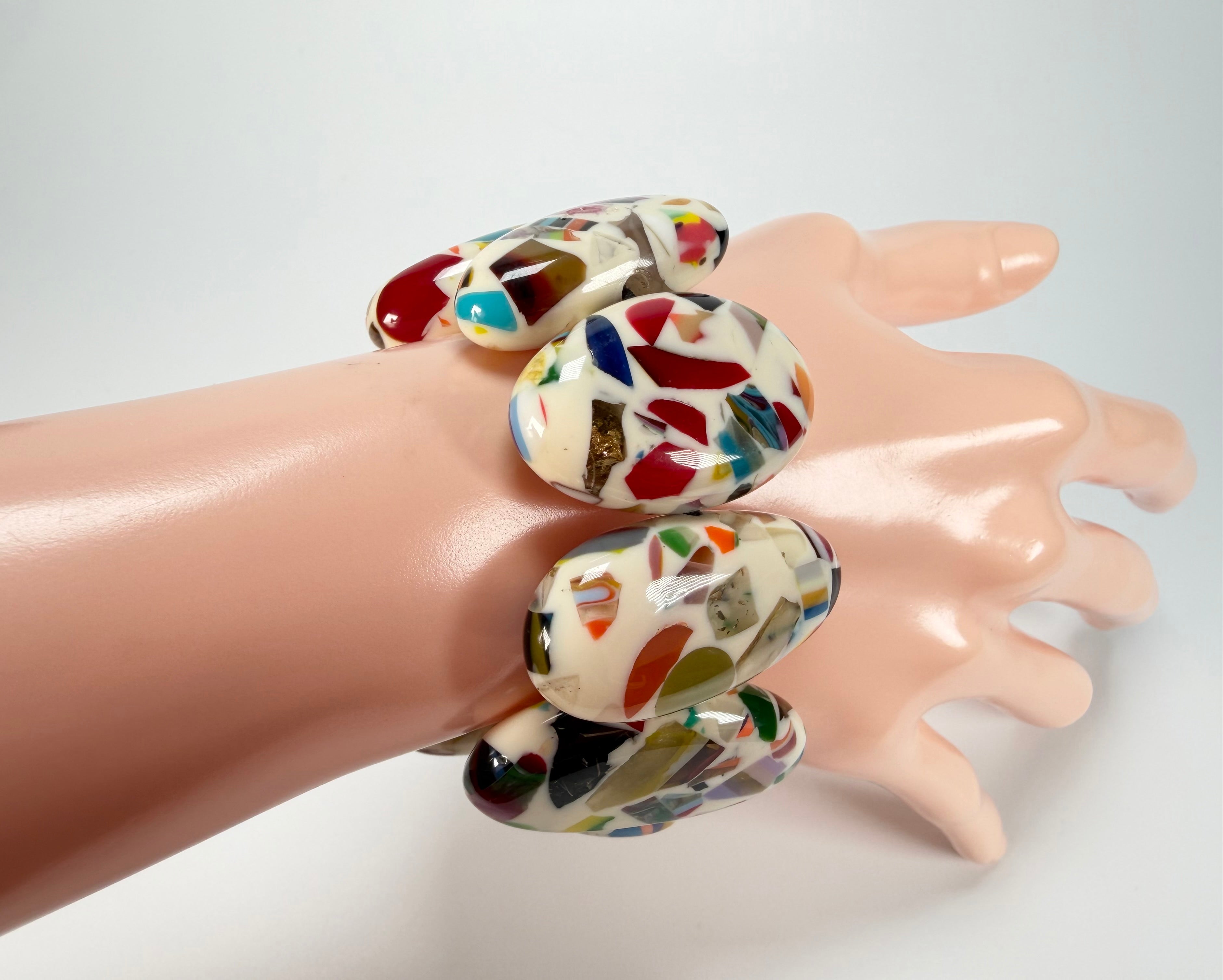 Sobral - Caillou Marfim "Onda" Elasticated Resin Bracelet ( 005329 )