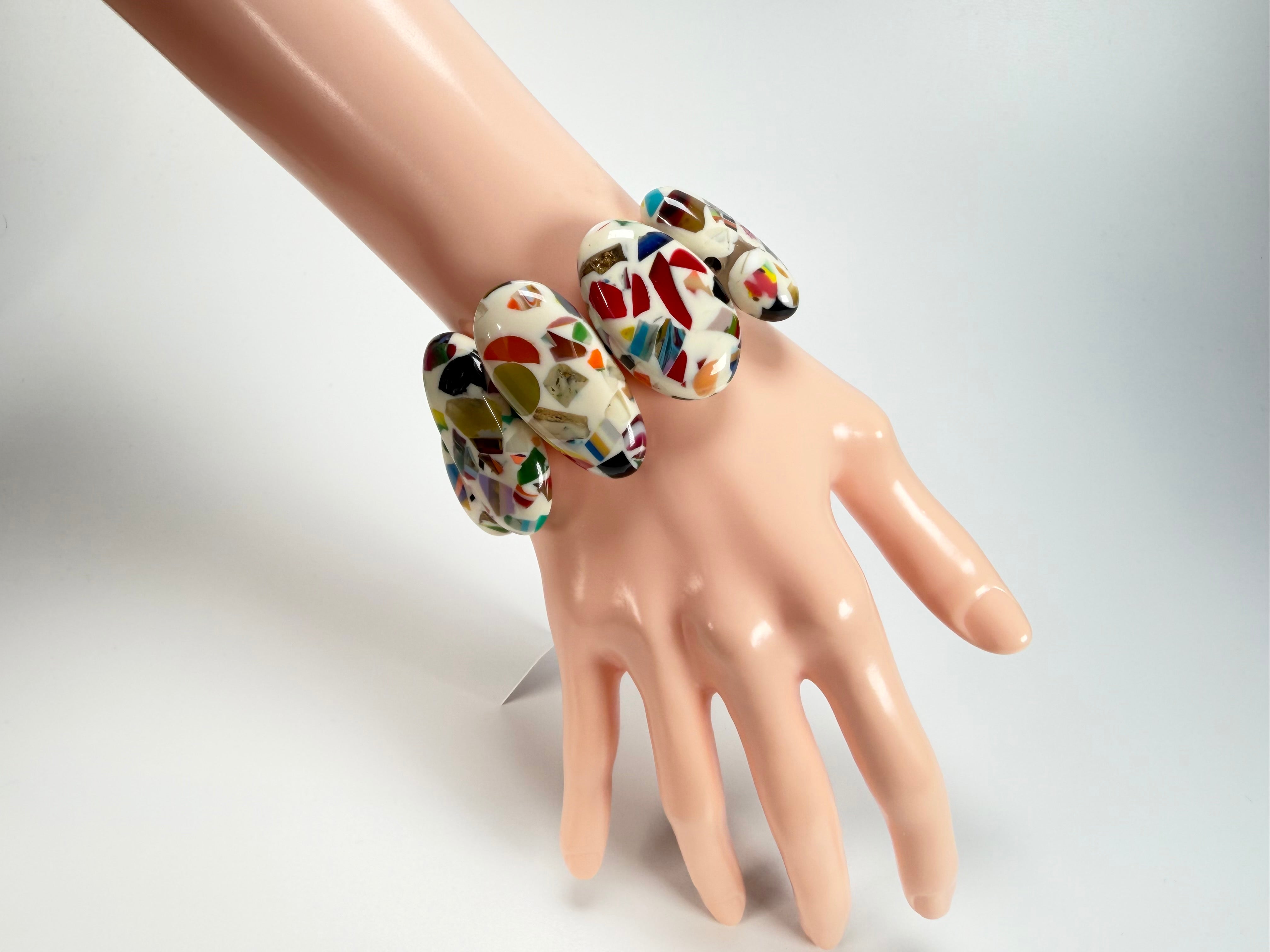 Sobral - Caillou Marfim "Onda" Elasticated Resin Bracelet ( 005329 )