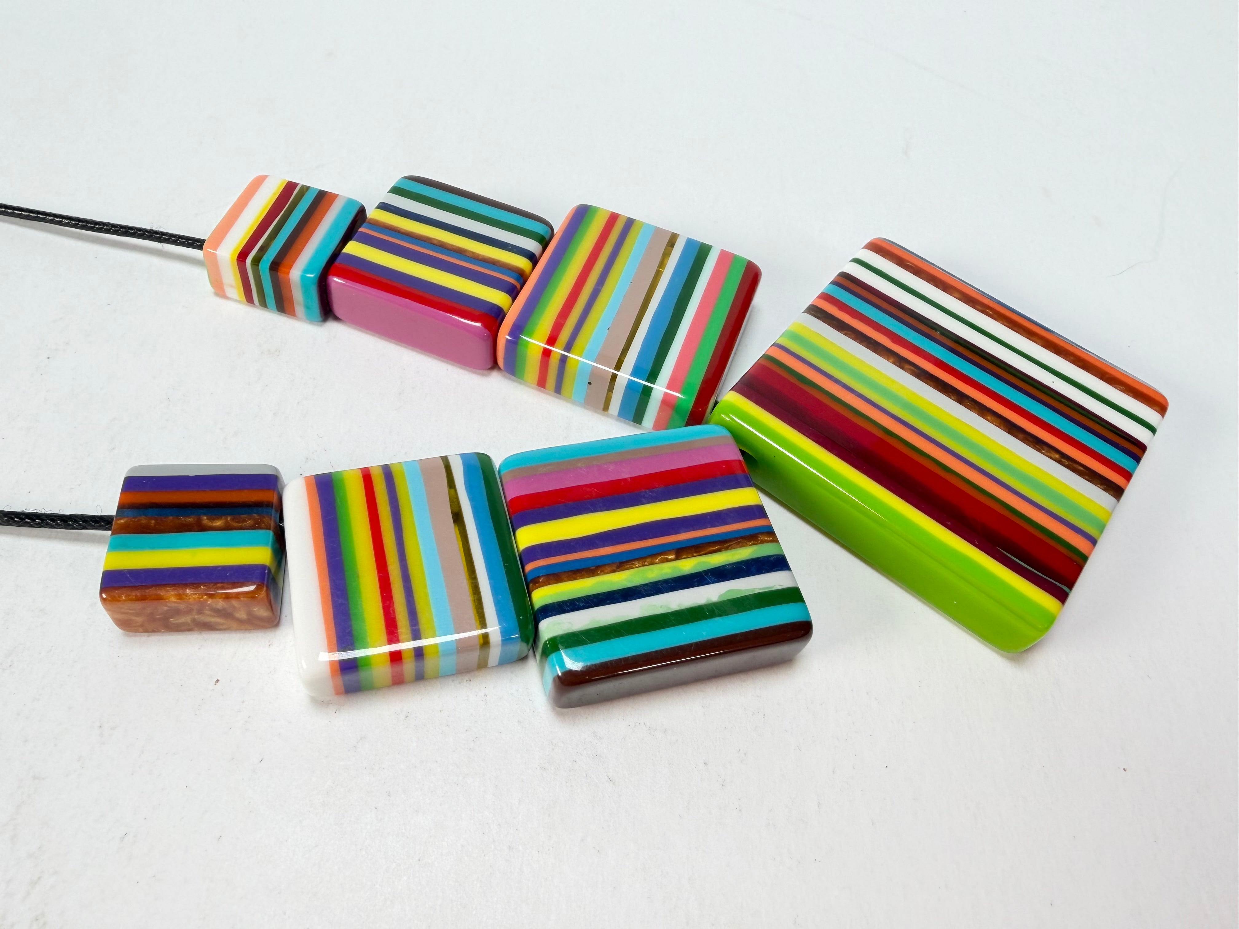 Sobral - Pop Art "Jackson" Resin Necklace ( 004295 )