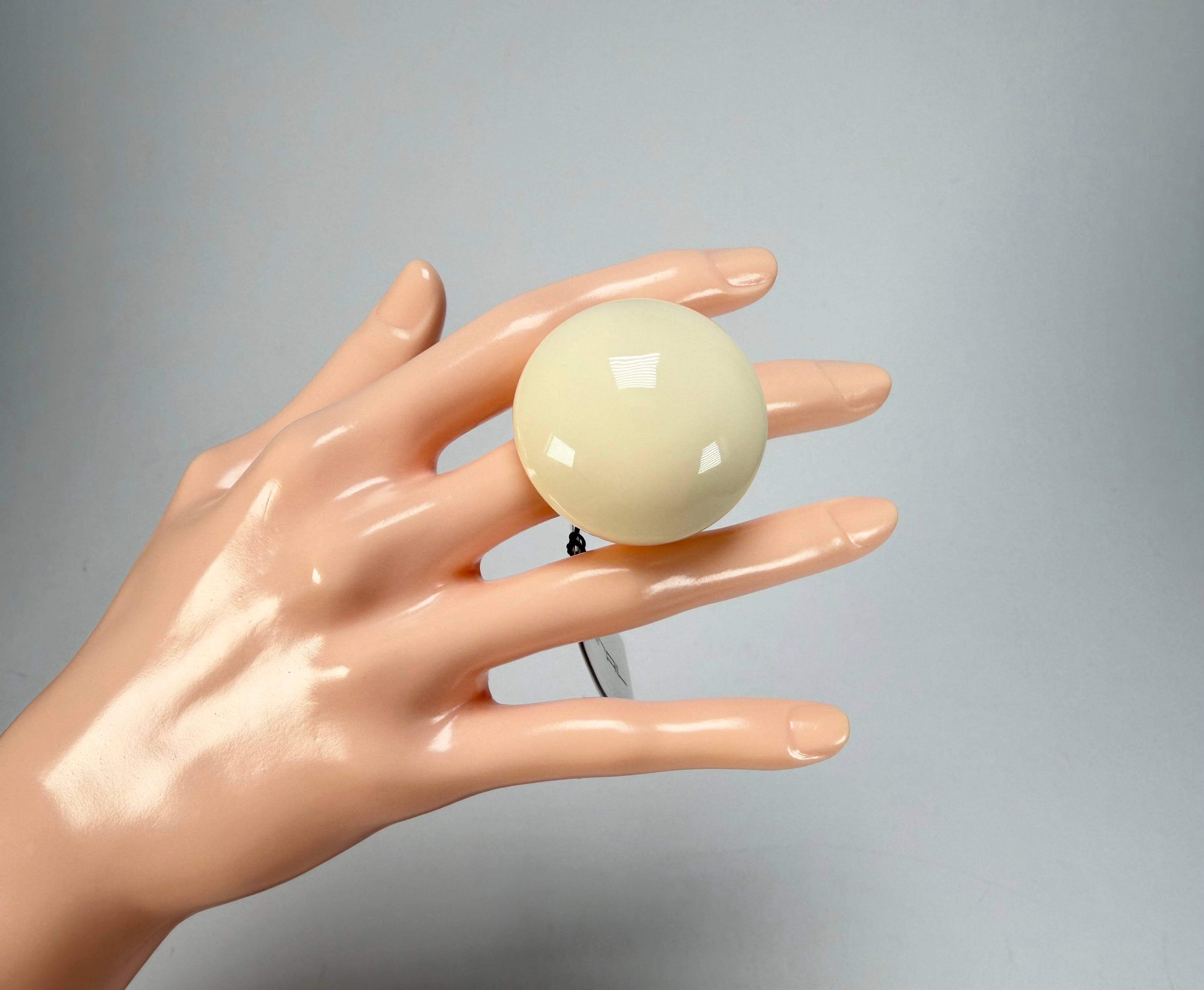 Sobral - Mix 2023 "Sintonia" Marfim Cream Resin Ring ( 003598 ) - Size UK M / US 6