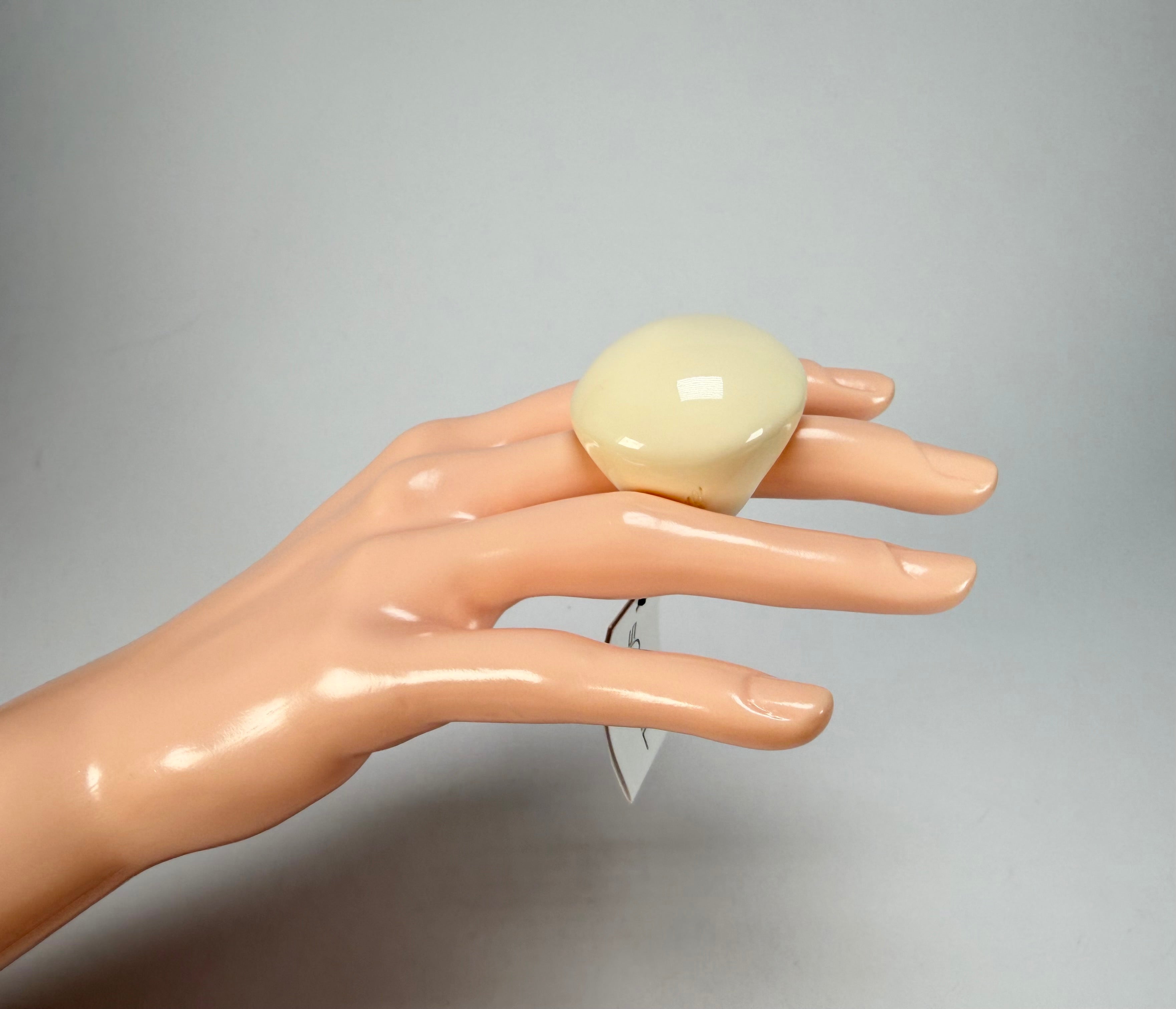Sobral - Mix 2023 "Sintonia" Marfim Cream Resin Ring ( 003598 ) - Size UK M / US 6