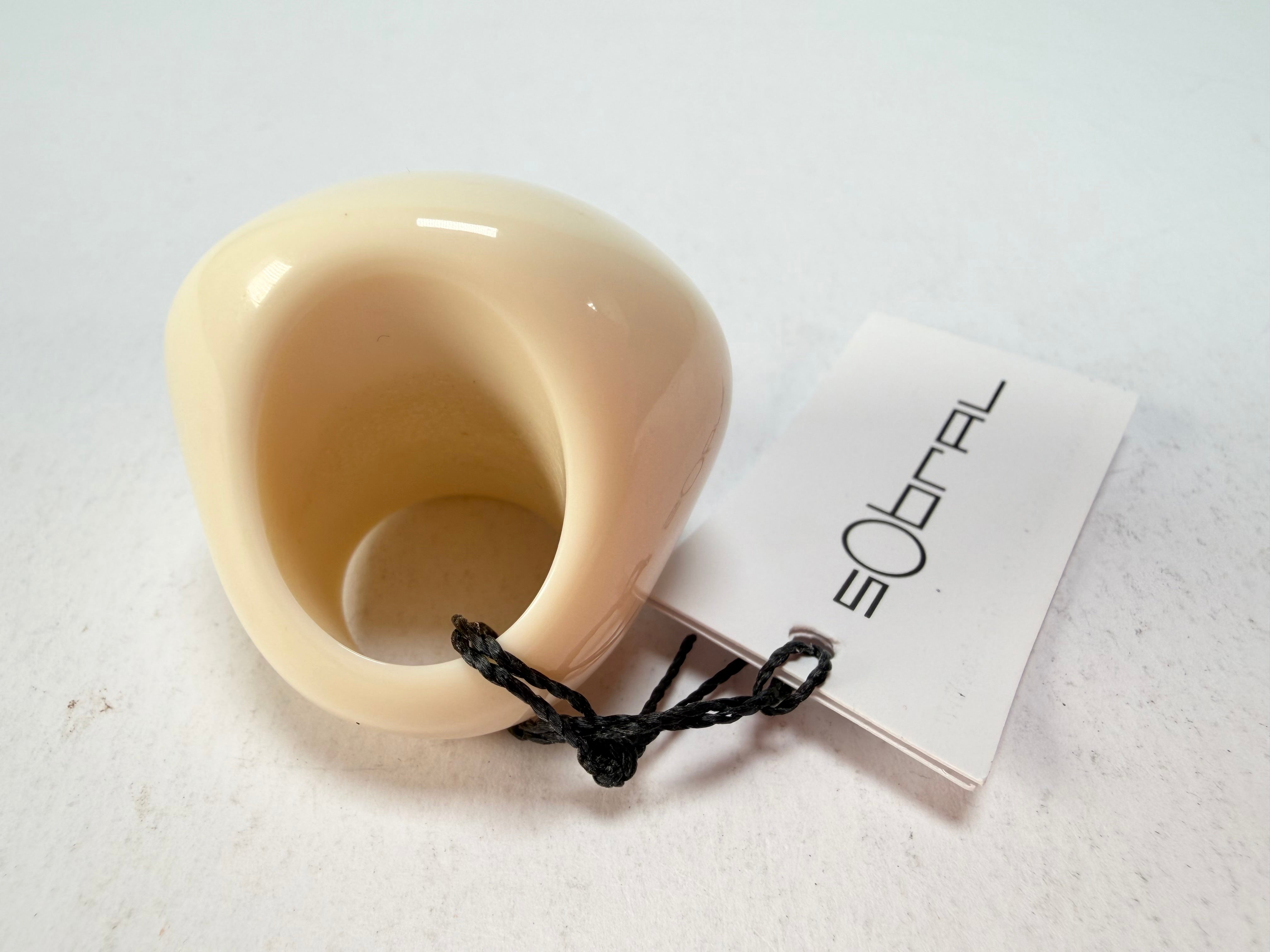 Sobral - Mix 2023 "Sintonia" Marfim Cream Resin Ring ( 003598 ) - Size UK M / US 6